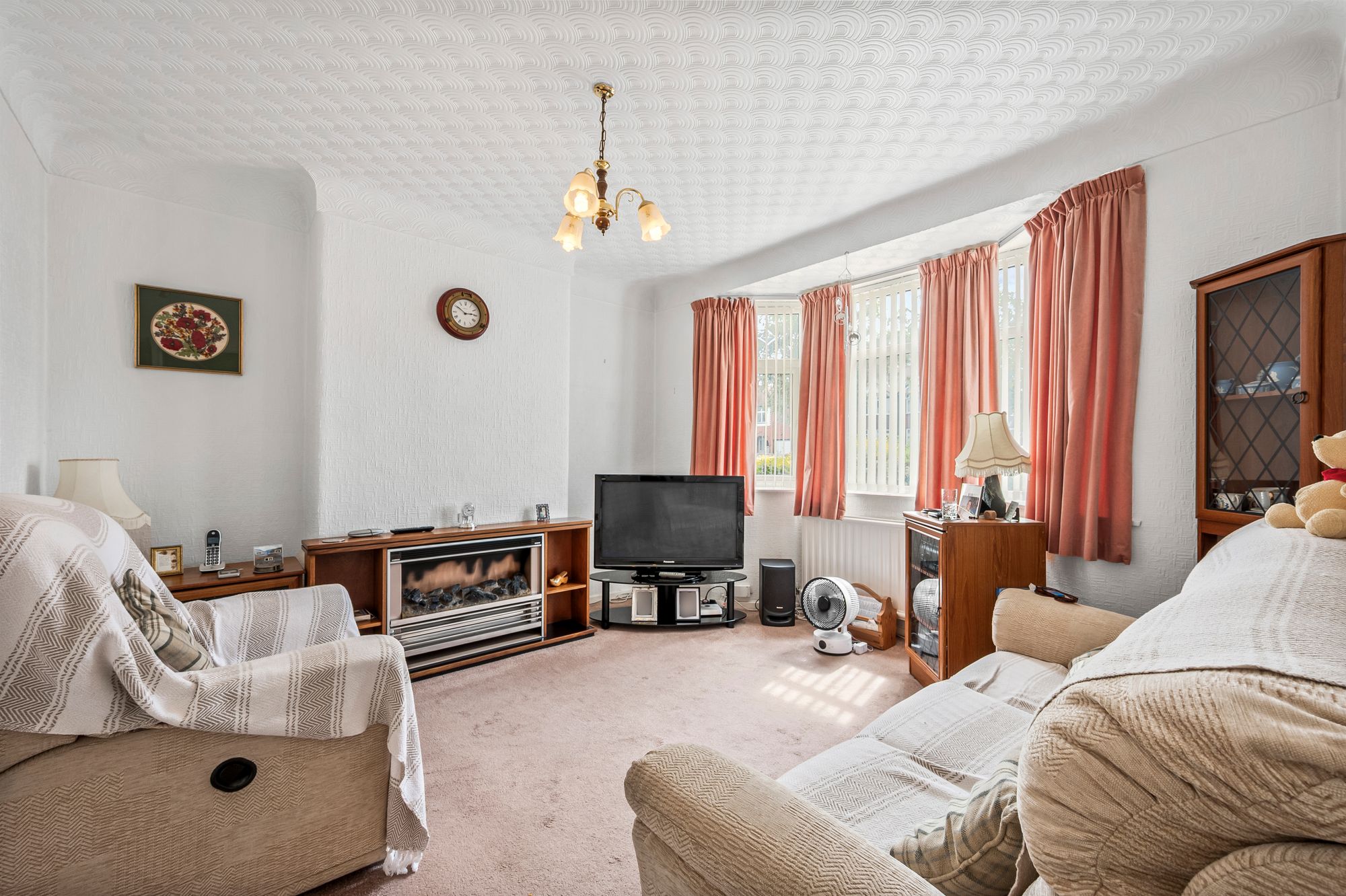 Broadway, Grange Park, WA10