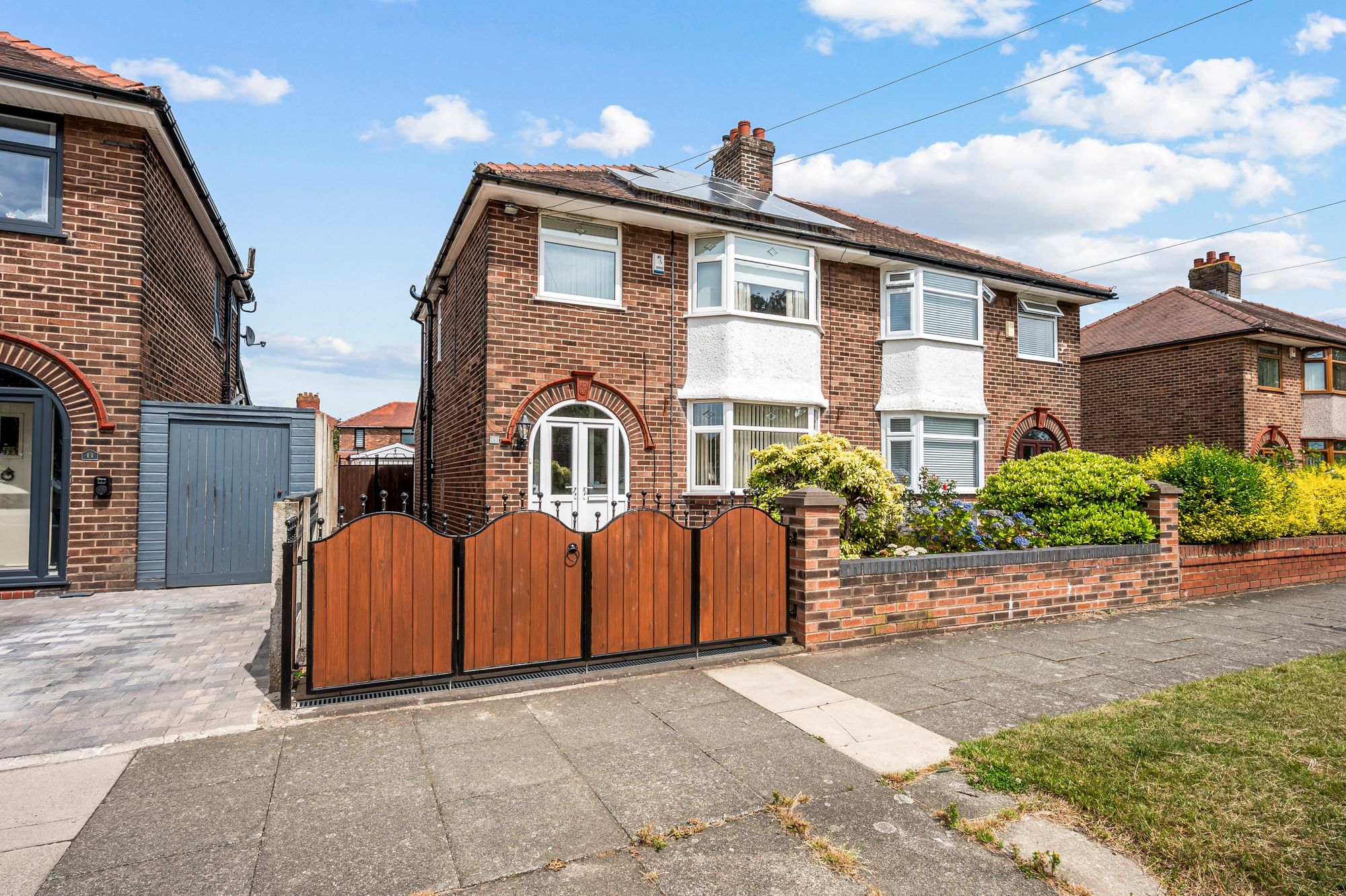 Broadway, Grange Park, WA10