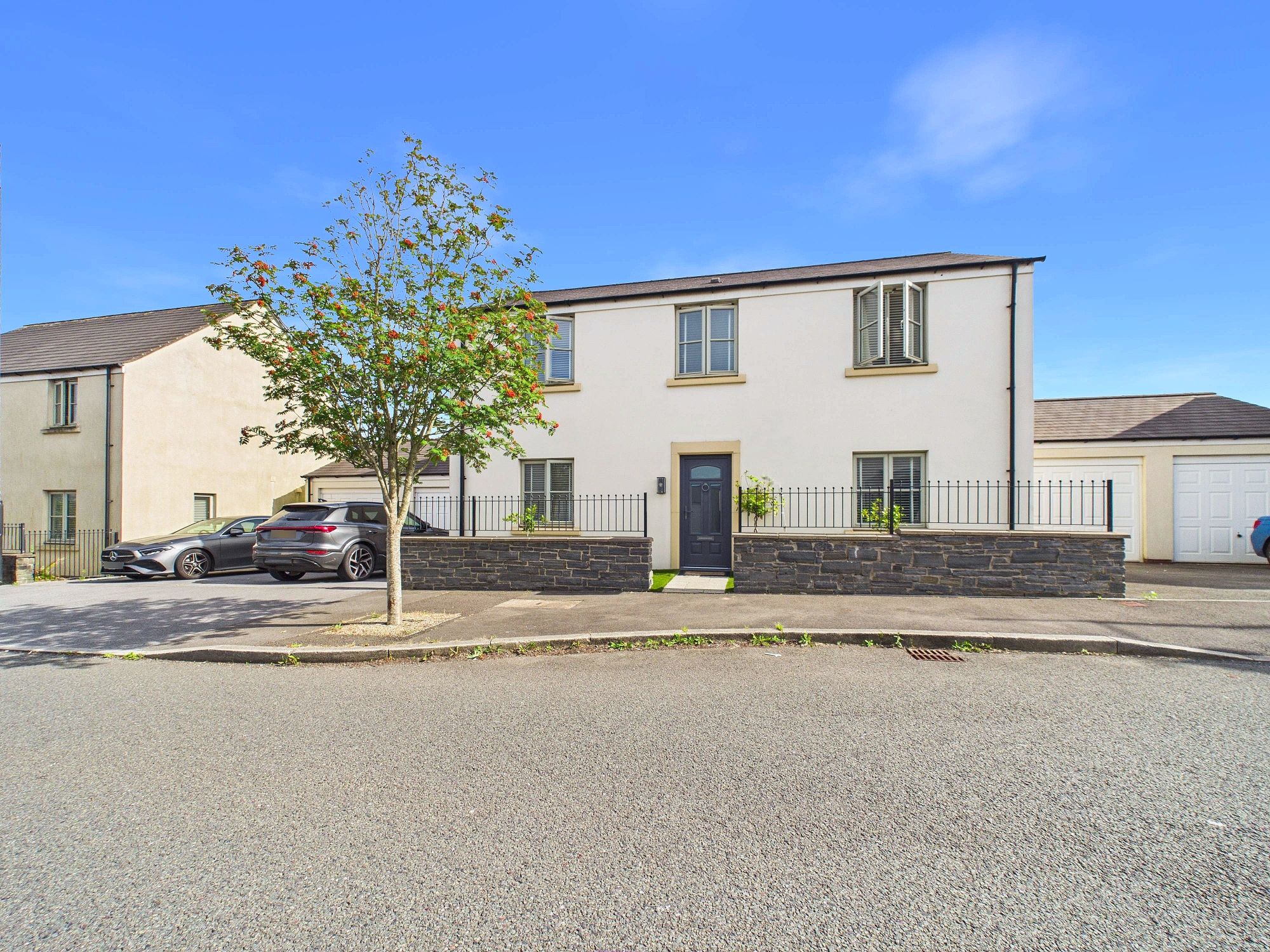 Heathland Way, Llandarcy, SA10