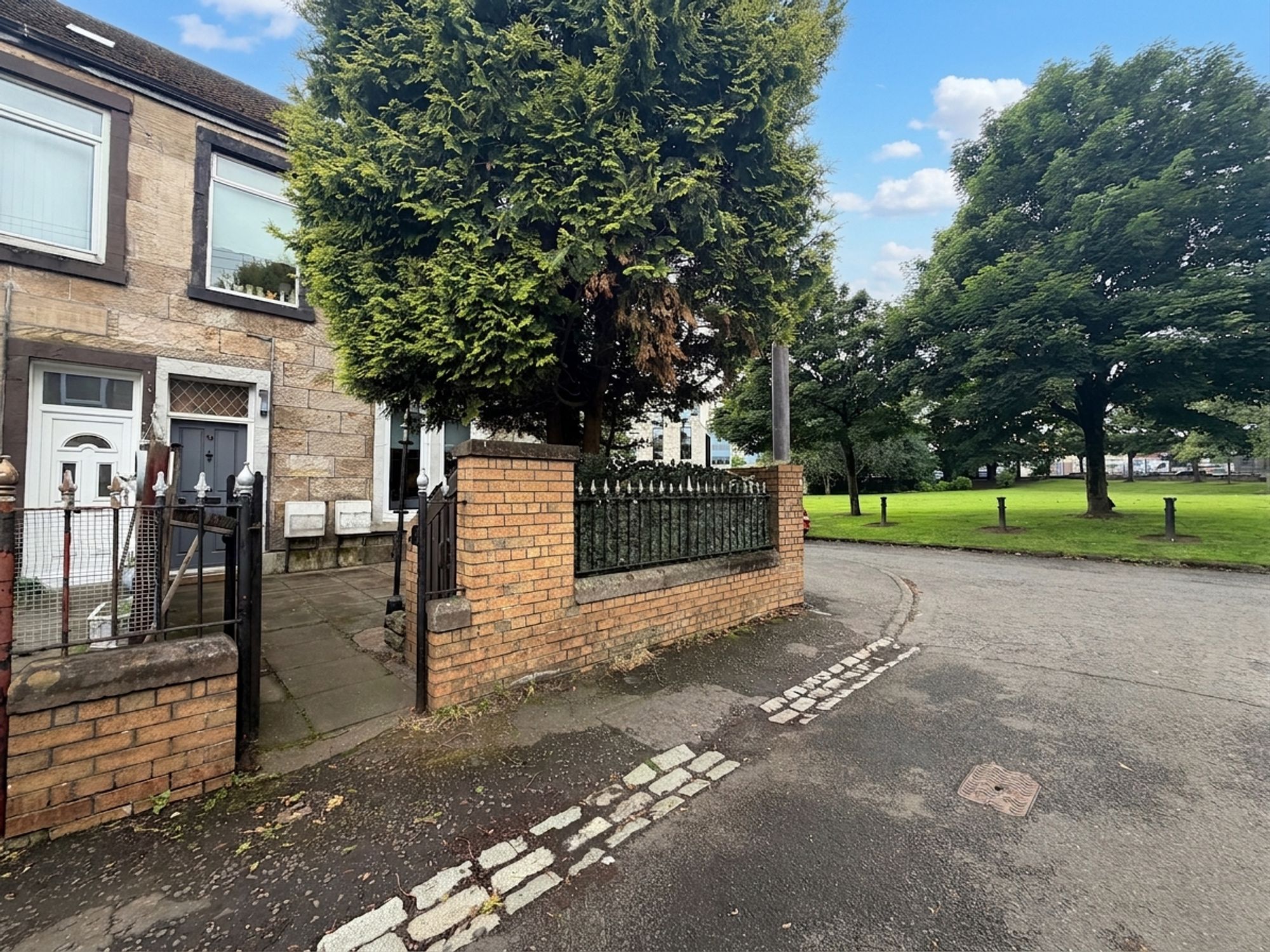 33 Millar Terrace, Rutherglen
