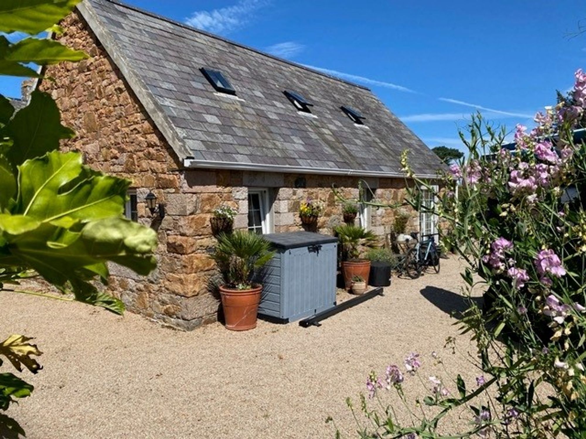 1 bed Detached Semi-House For Rent in St. Ouen, Jersey