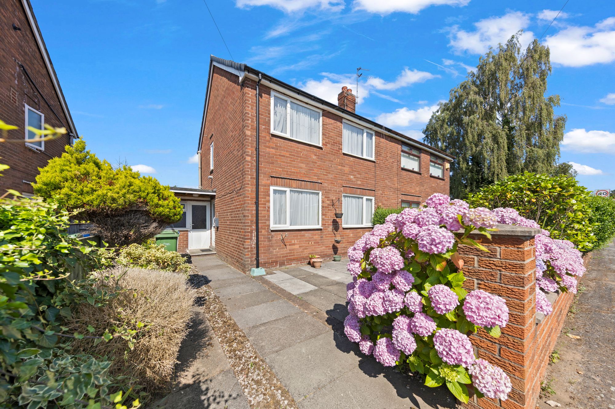 Greymist Avenue, Woolston, WA1