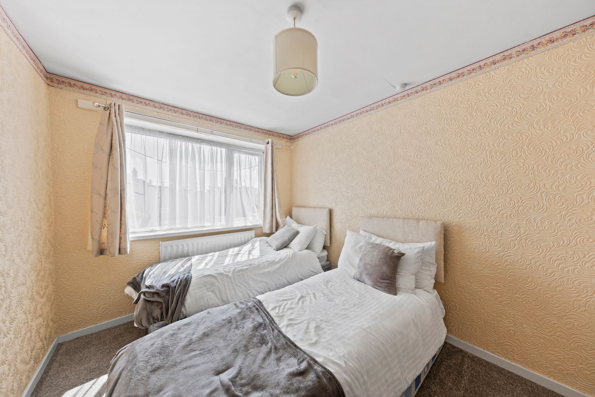 Greymist Avenue, Woolston, WA1