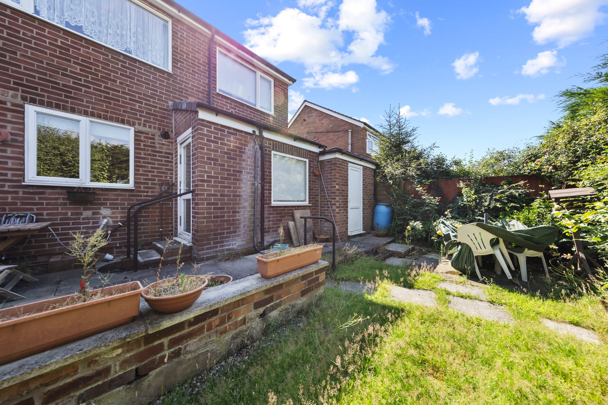 Greymist Avenue, Woolston, WA1