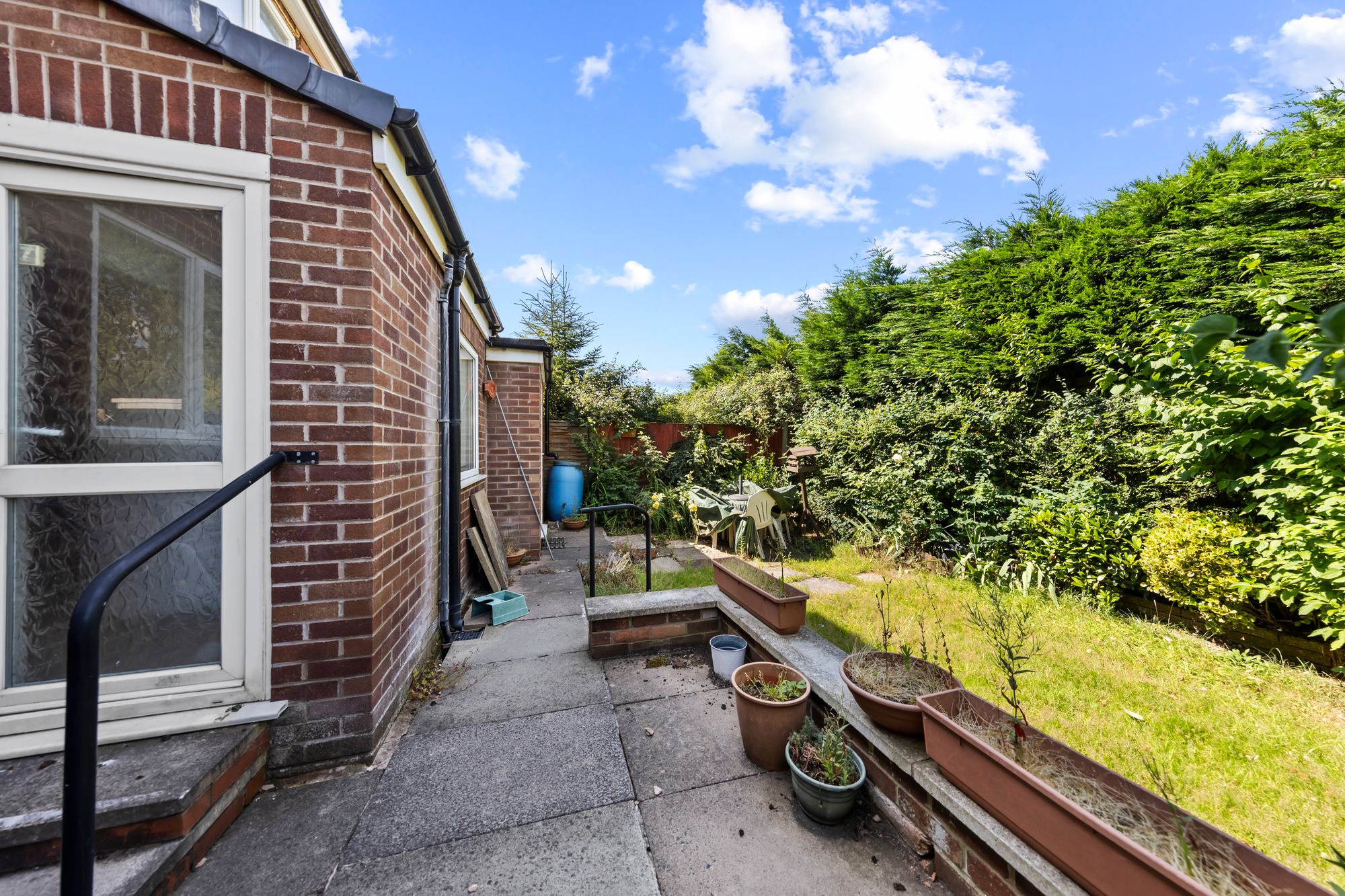 Greymist Avenue, Woolston, WA1