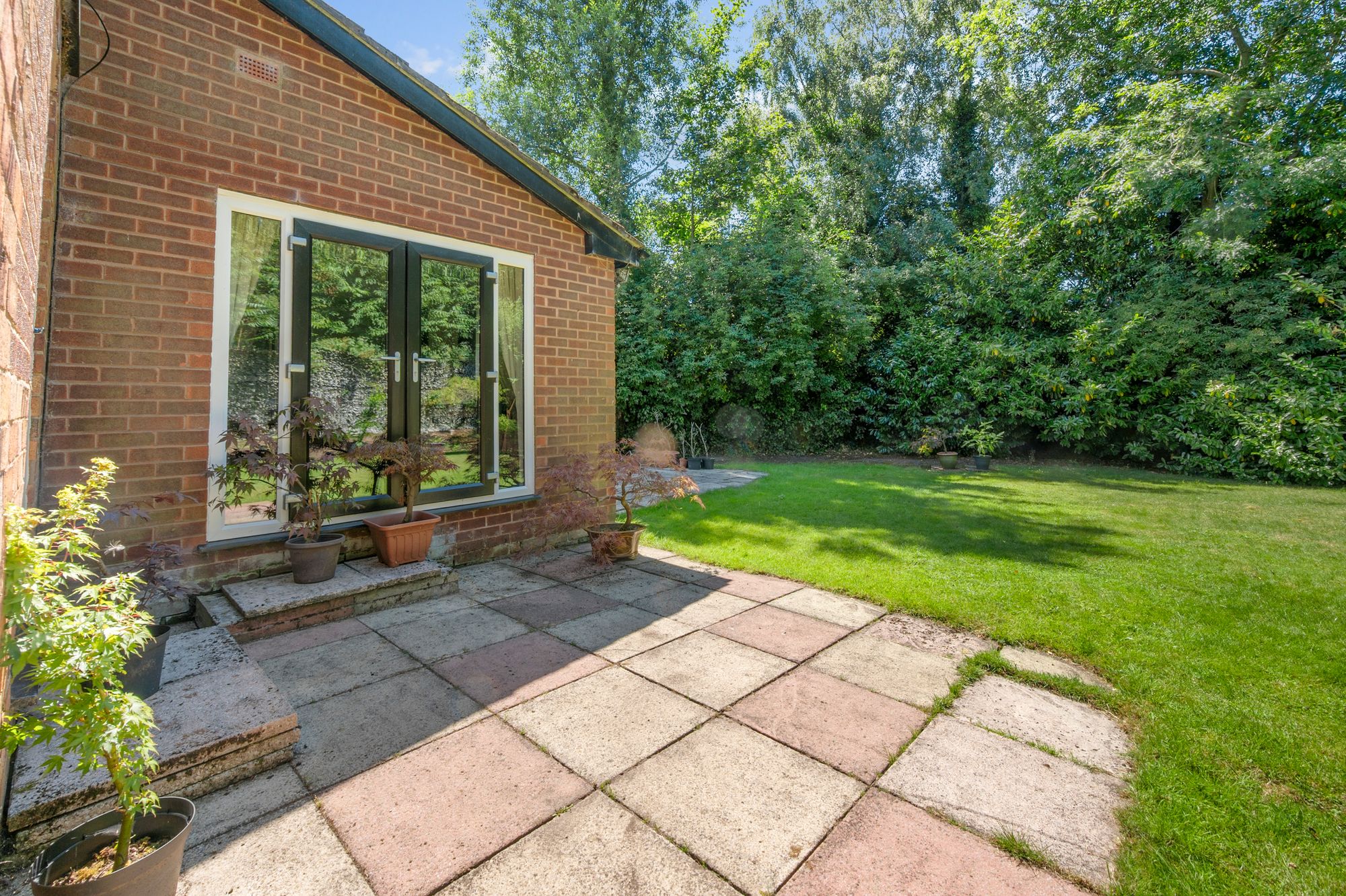Margaret Avenue, Woolston, WA1