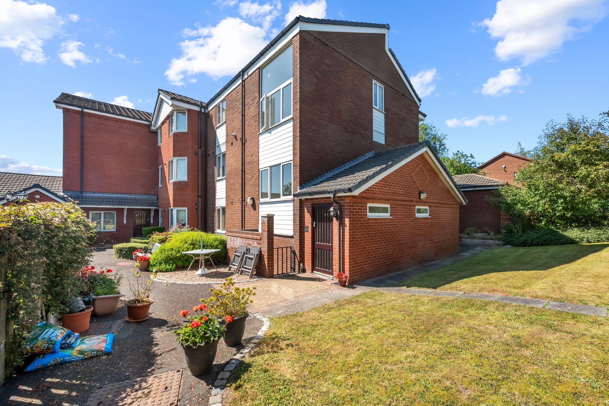 Crow Wood Lane, Willow Tree Court Crow Wood Lane, WA8