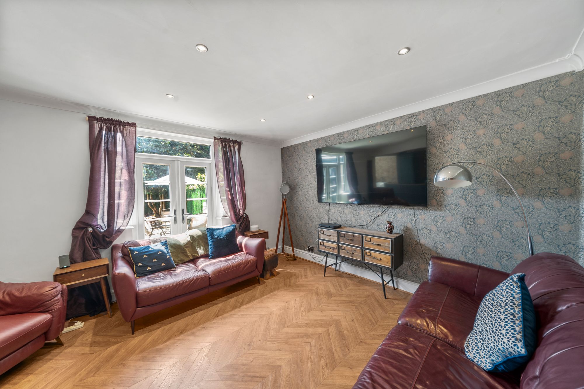 Manchester Road, Leigh, WN7