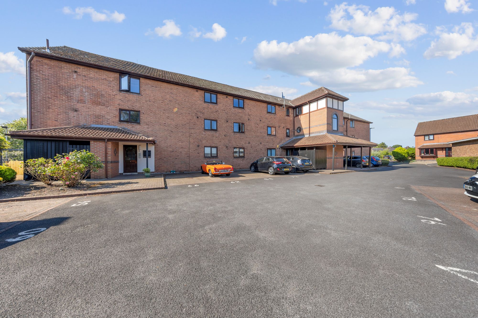 Newsholme Close, Culcheth, WA3