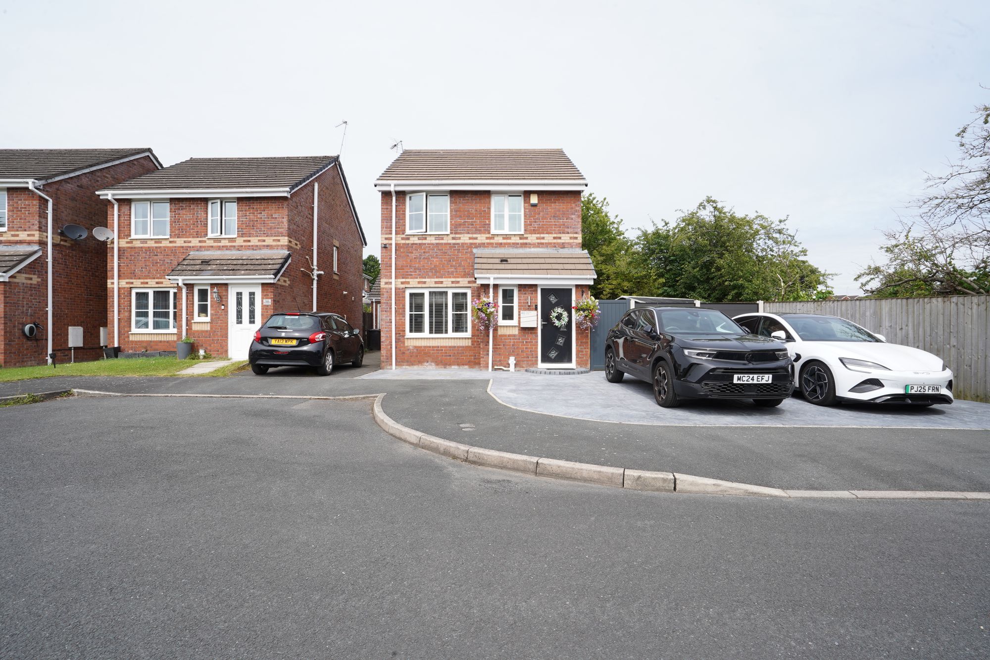 Rainbow Drive, Atherton, M46