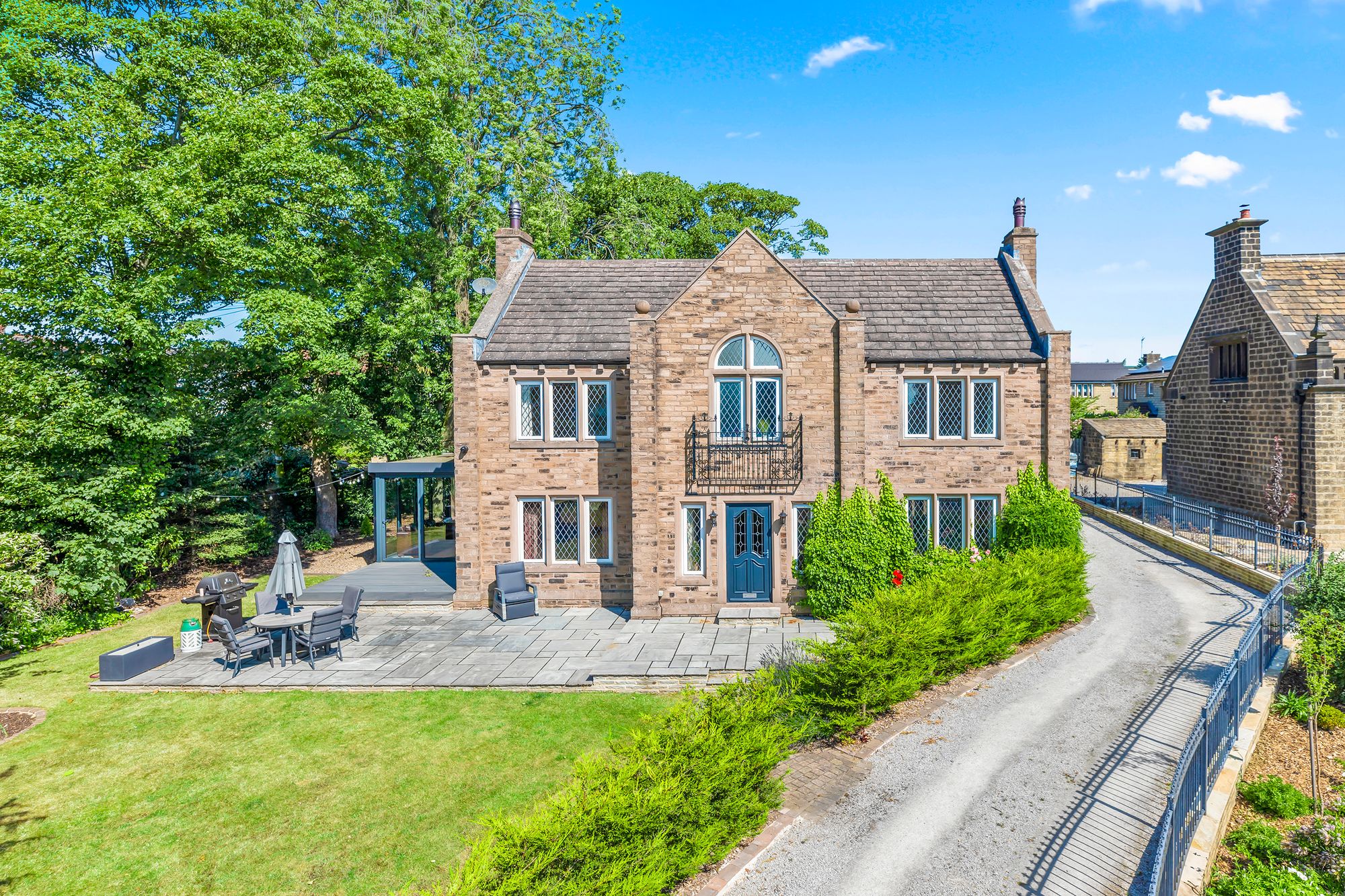 Huntsmans Close, Bingley, BD16