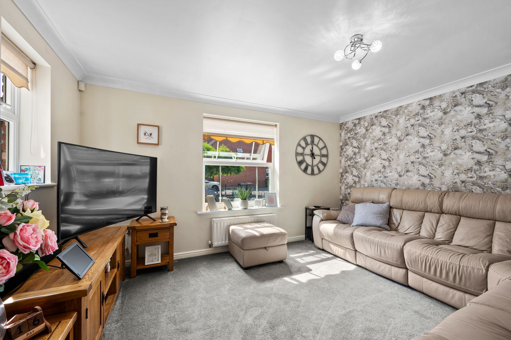 Templeton Drive, Fearnhead, WA2