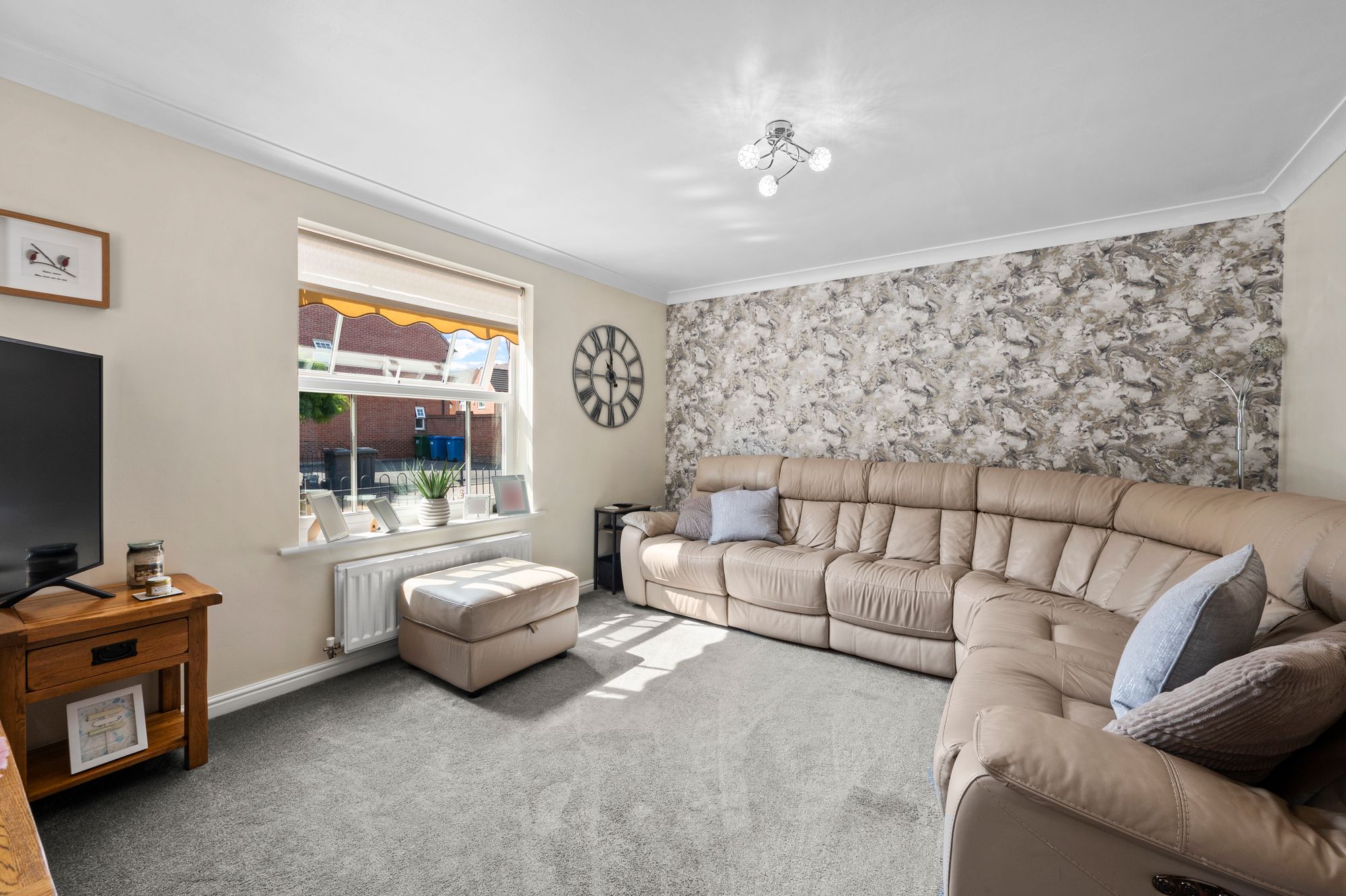 Templeton Drive, Fearnhead, WA2