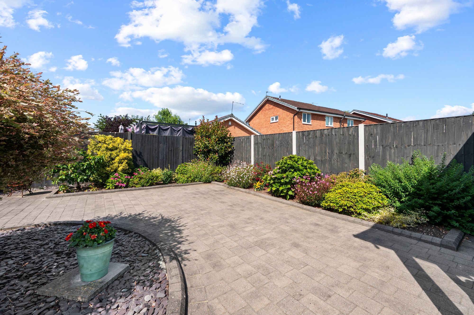 Templeton Drive, Fearnhead, WA2
