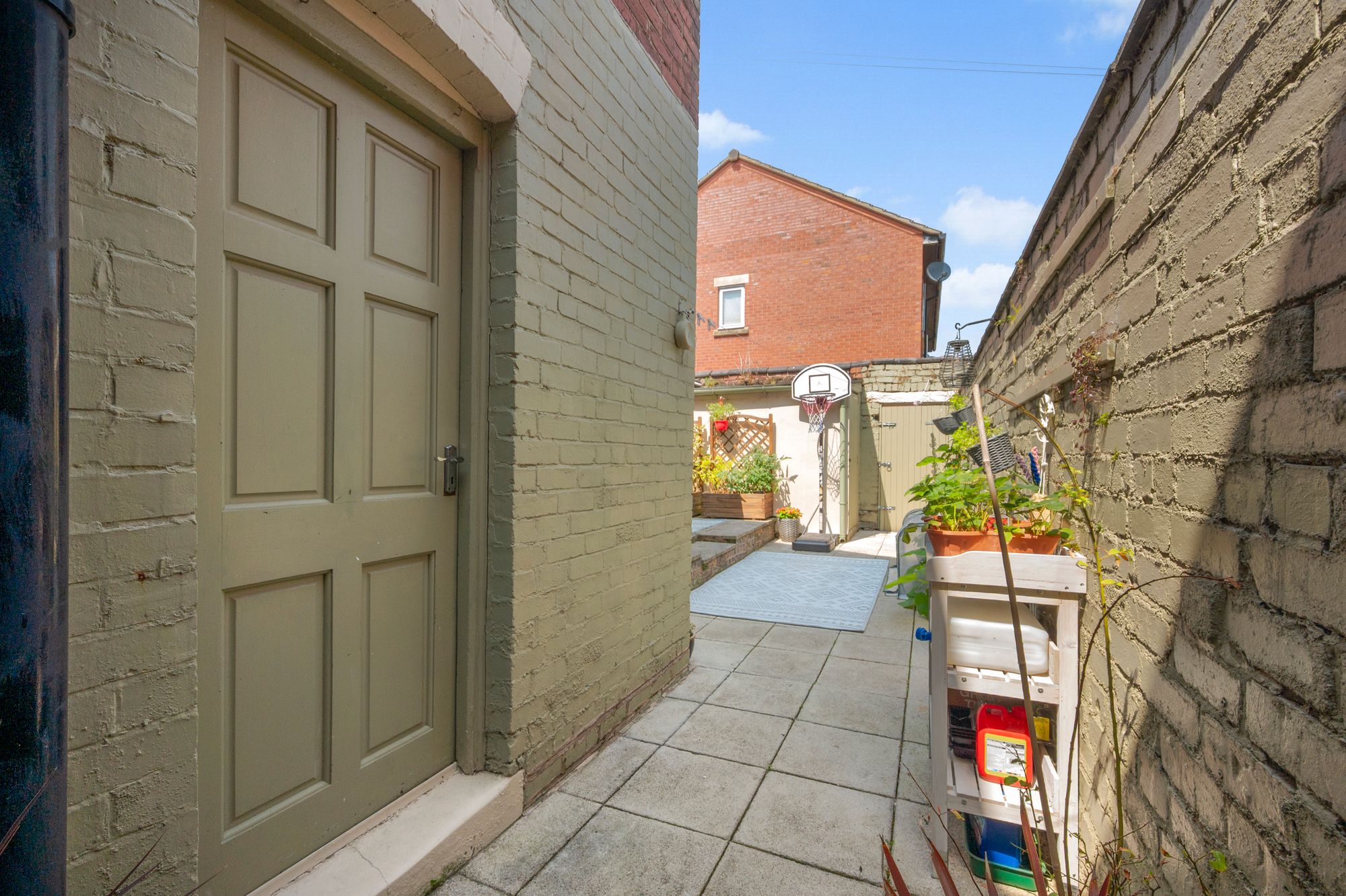 Windle Street, St. Helens, WA10