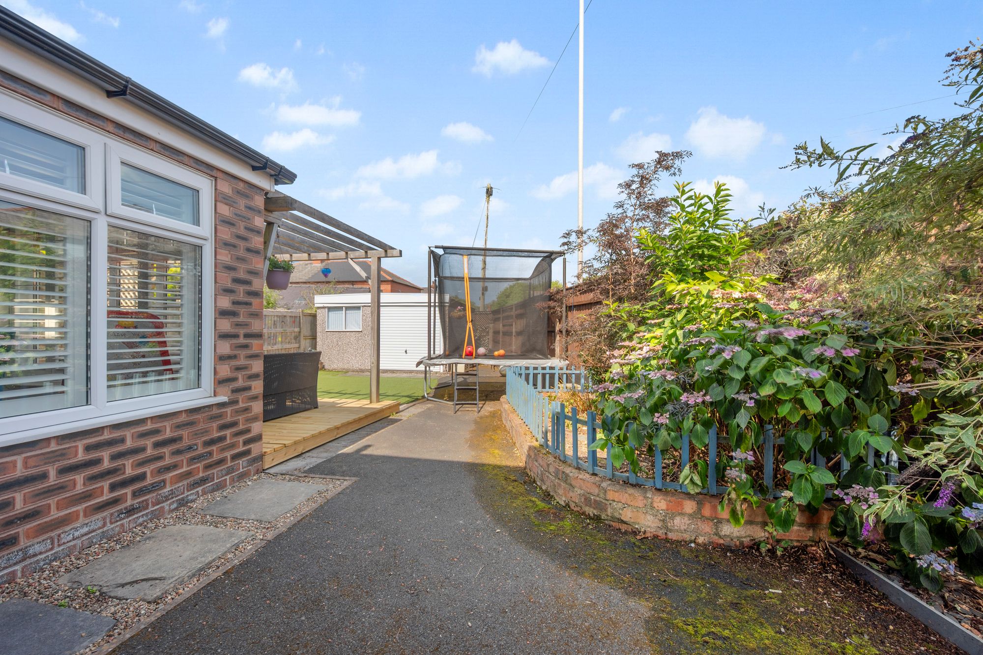 Ainsworth Road, Dentons Green, WA10