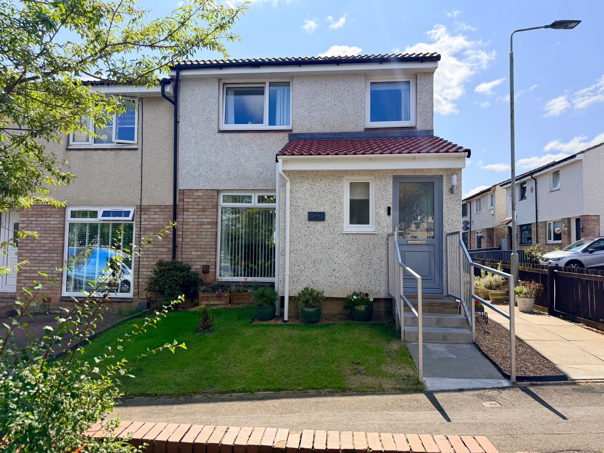 27 Hallside Crescent, Cambuslang