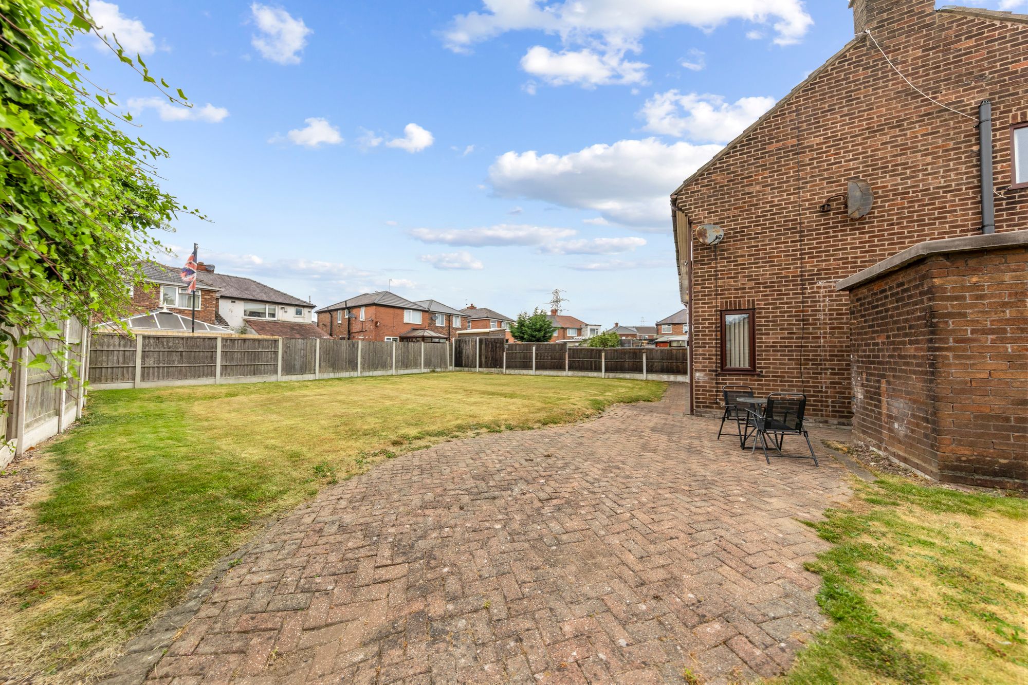 Langton Green, Woolston, WA1