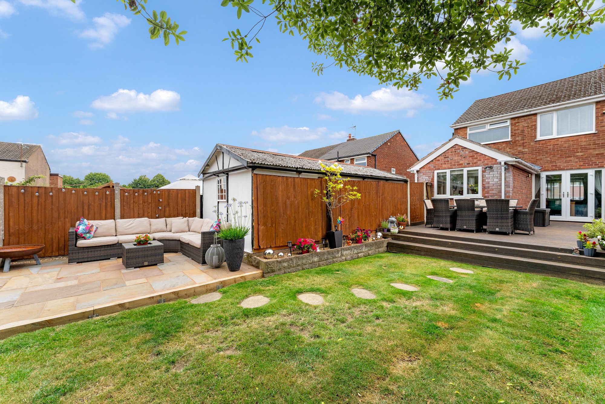 St. Marys Road, Halton, WA7