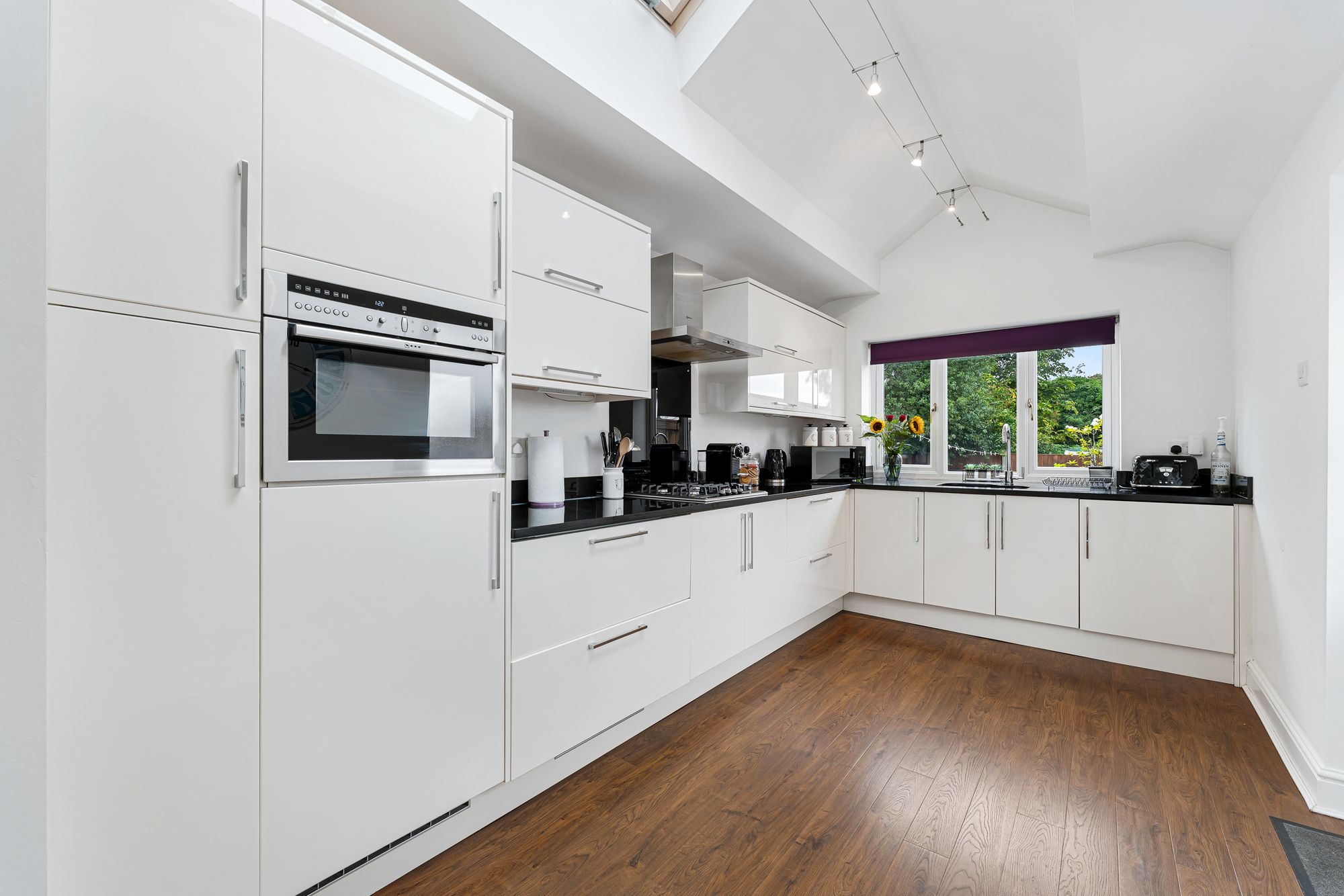 St. Marys Road, Halton, WA7