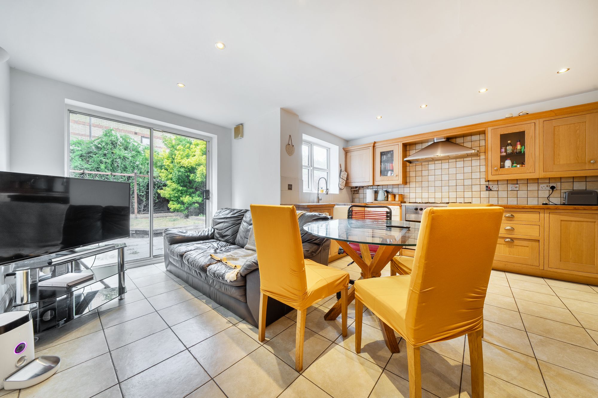 Plough Way, London, SE16