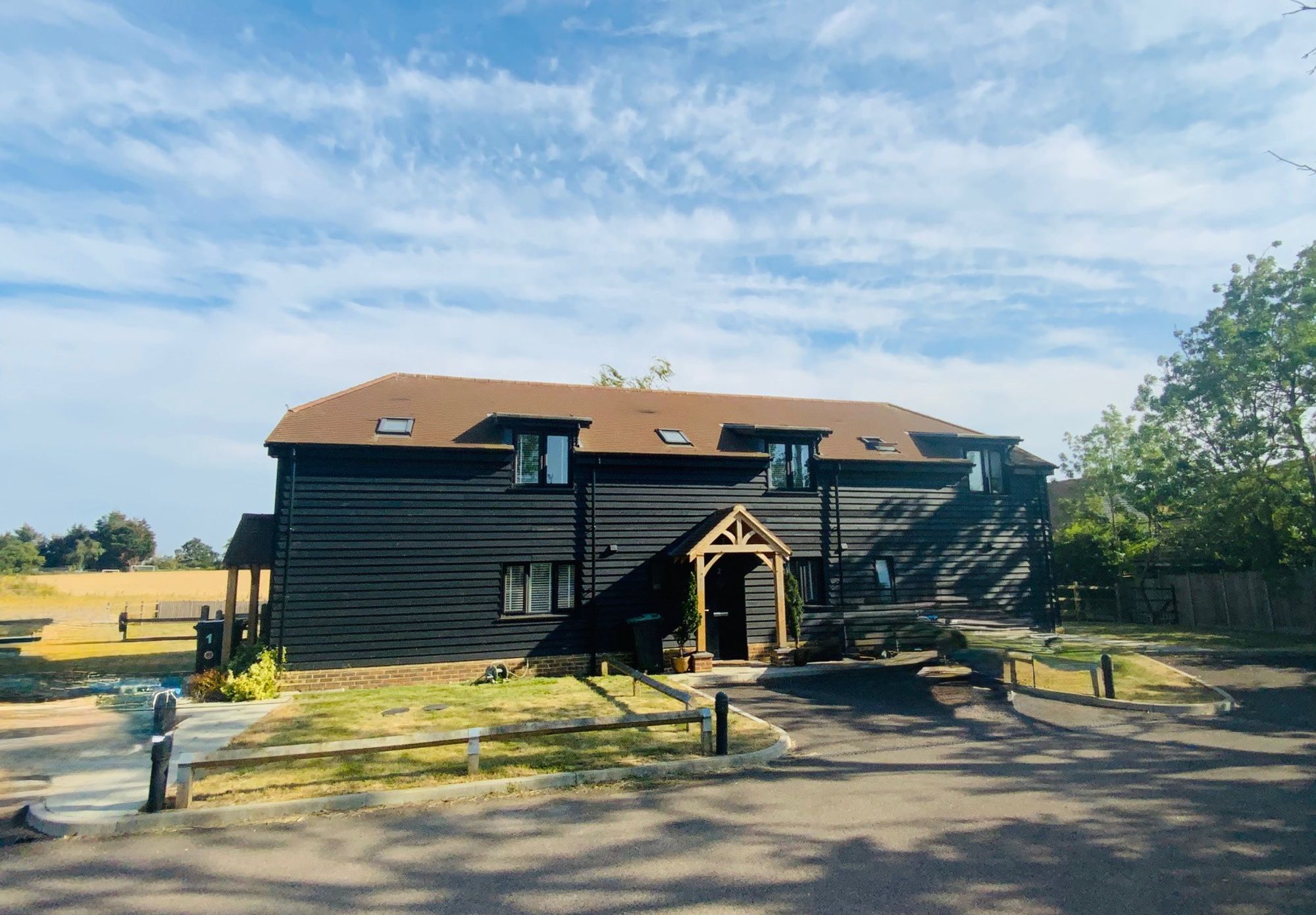 1 Haybarn Close, Addington