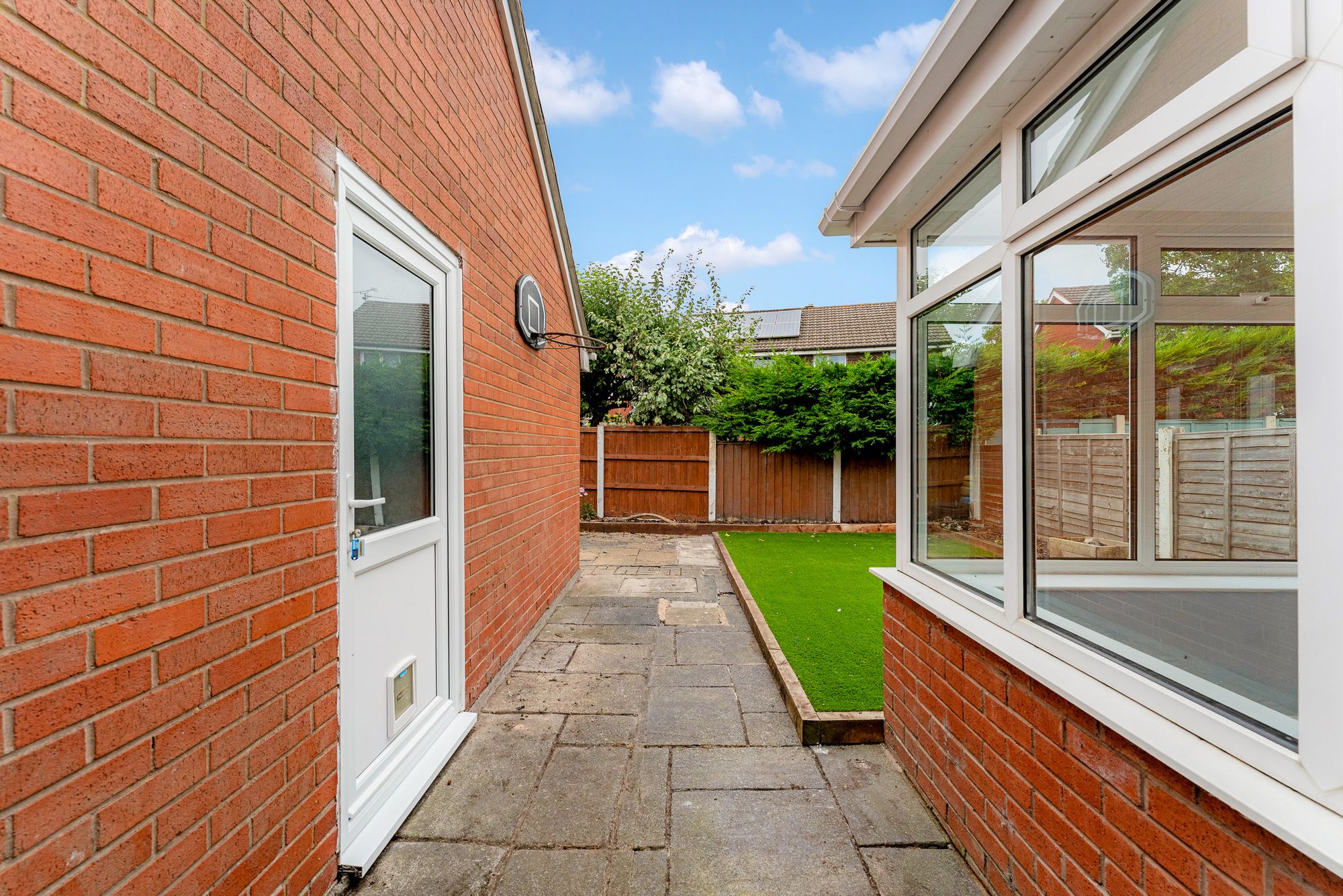 Calverley Close, Brookvale, WA7