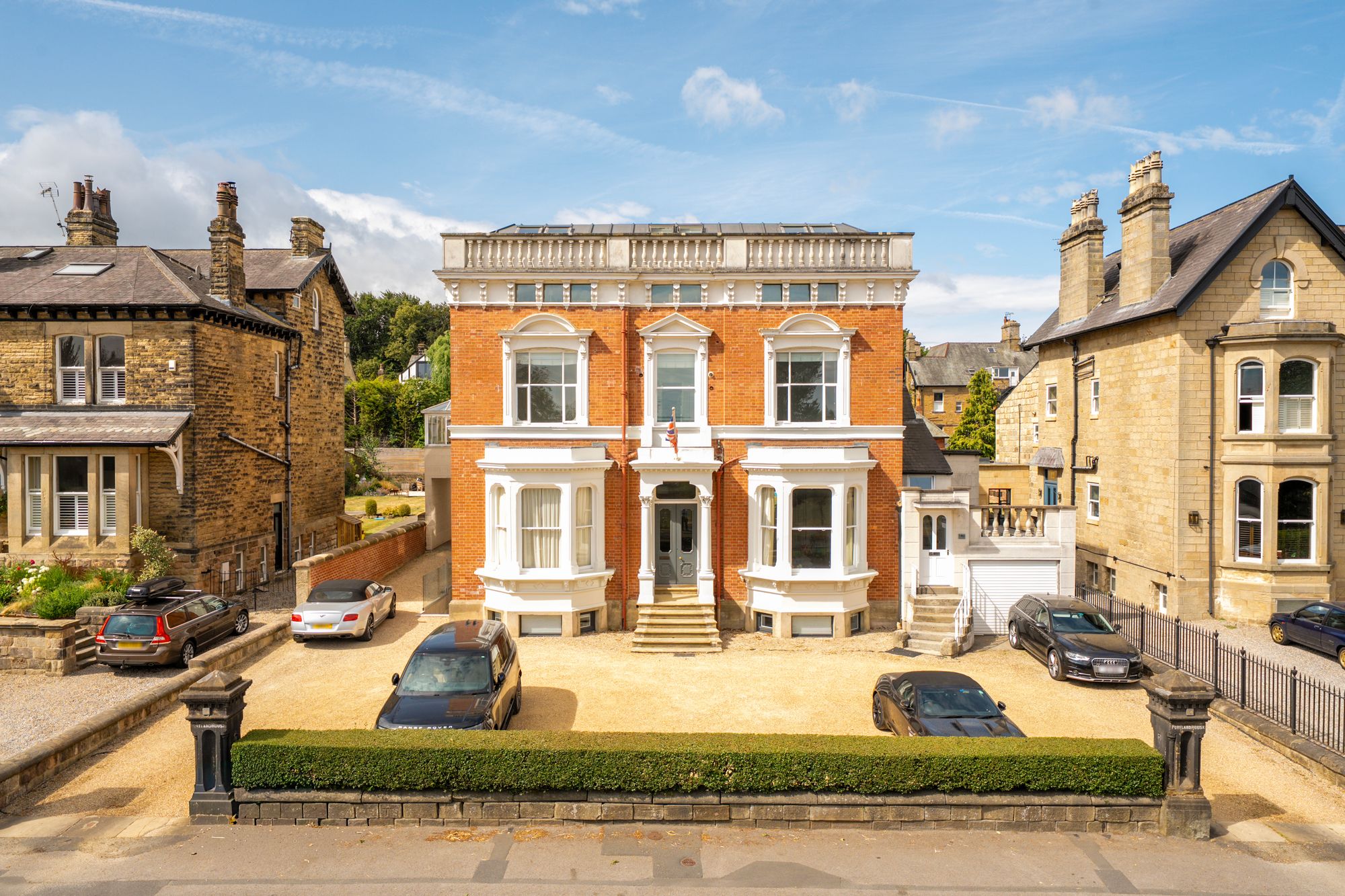 Leeds Road, Harrogate, HG2