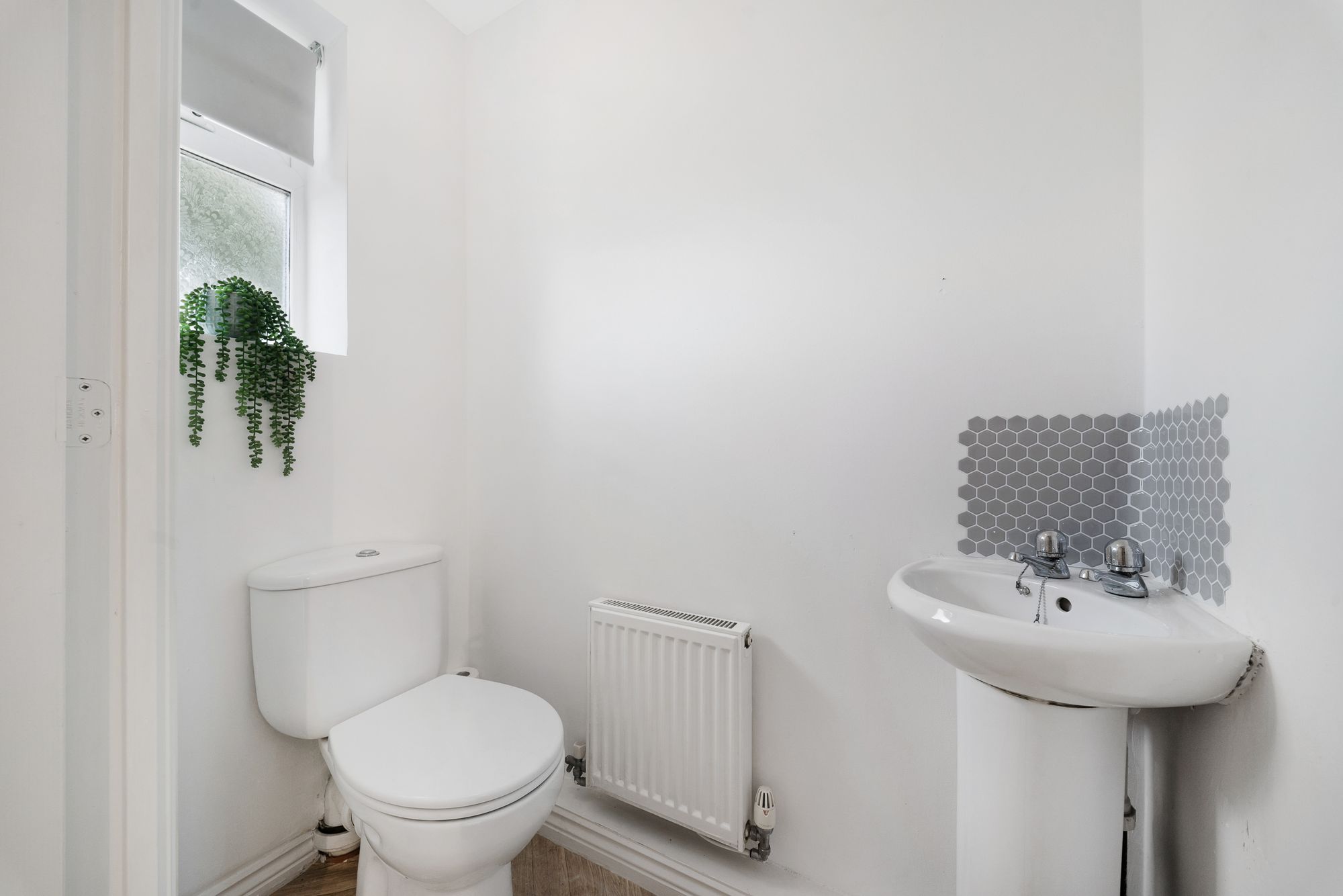 Hampton Court Way, Widnes, WA8