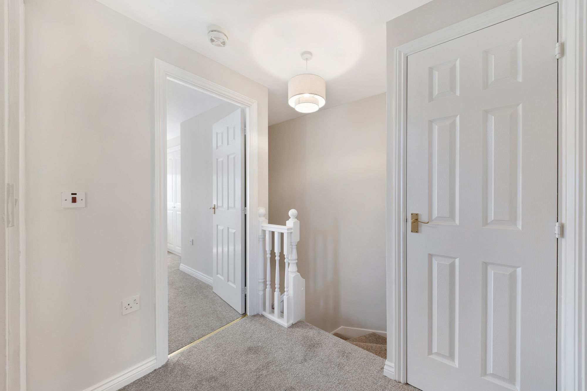 Hampton Court Way, Widnes, WA8