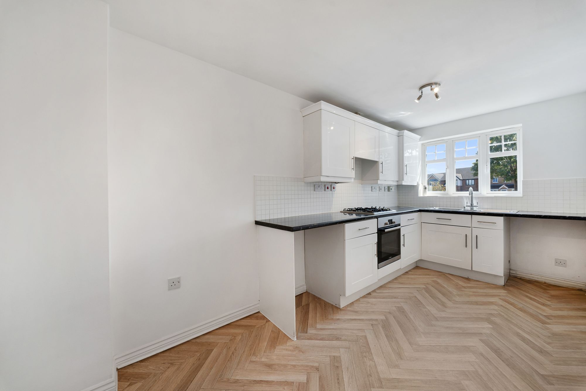 Hampton Court Way, Widnes, WA8