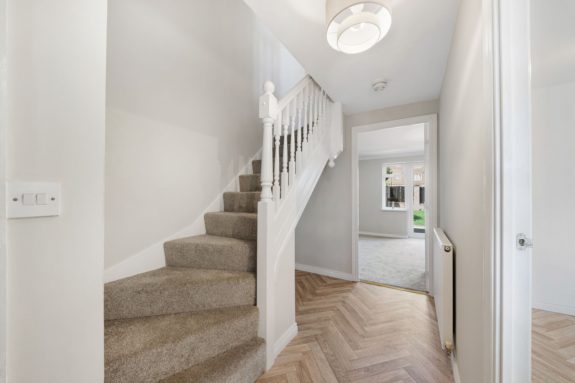 Hampton Court Way, Widnes, WA8