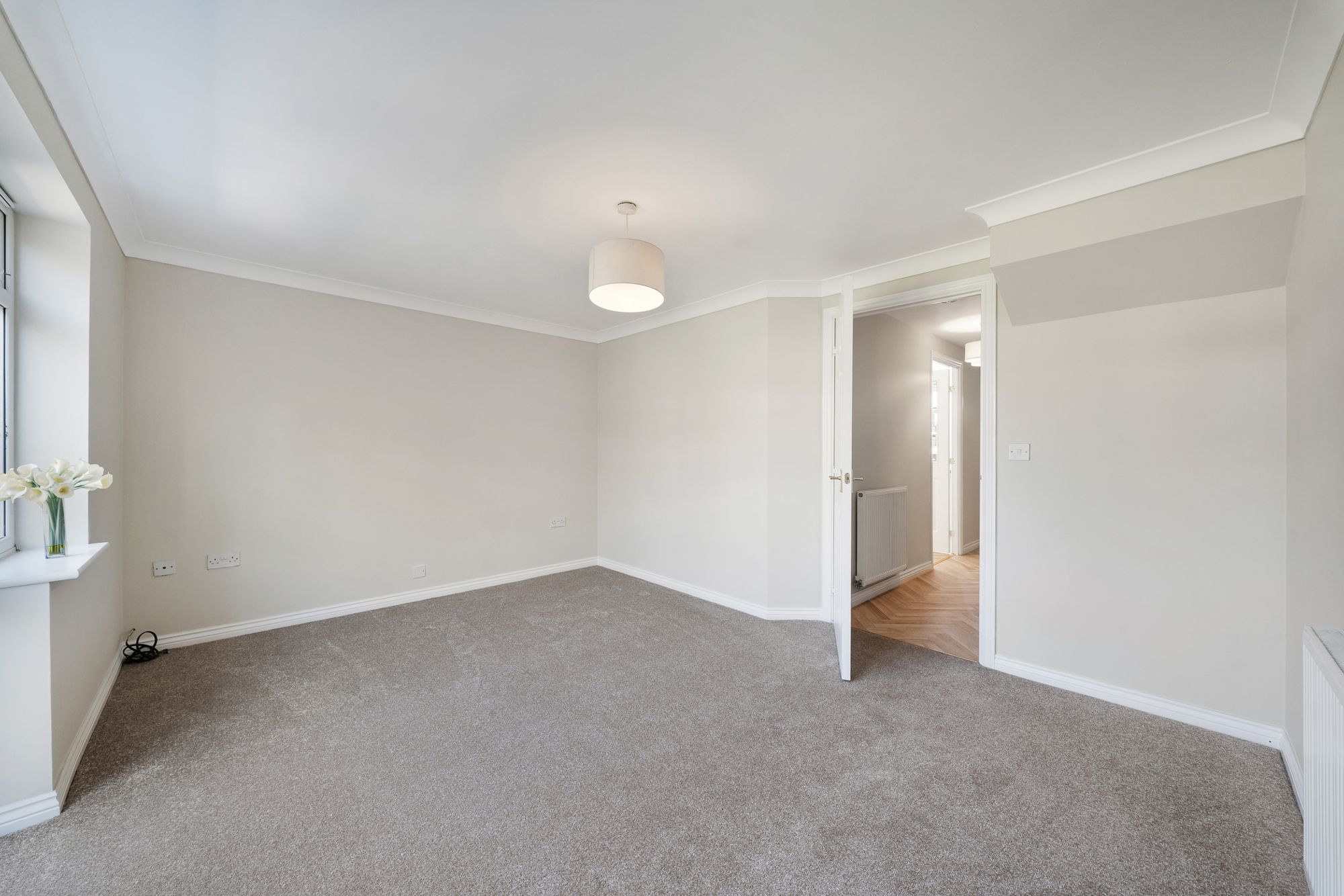 Hampton Court Way, Widnes, WA8