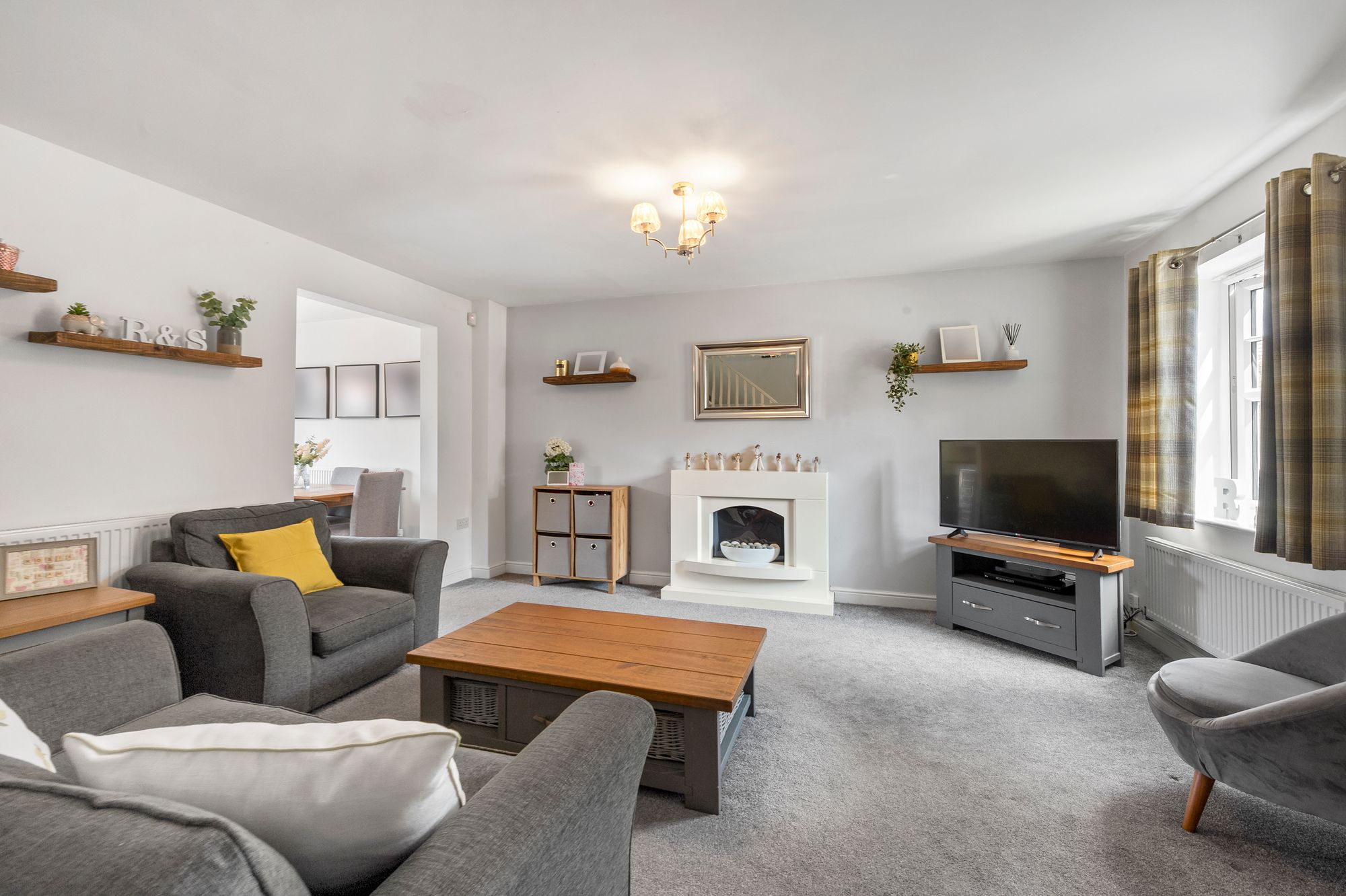 Commissioner Square, Paddington, WA1