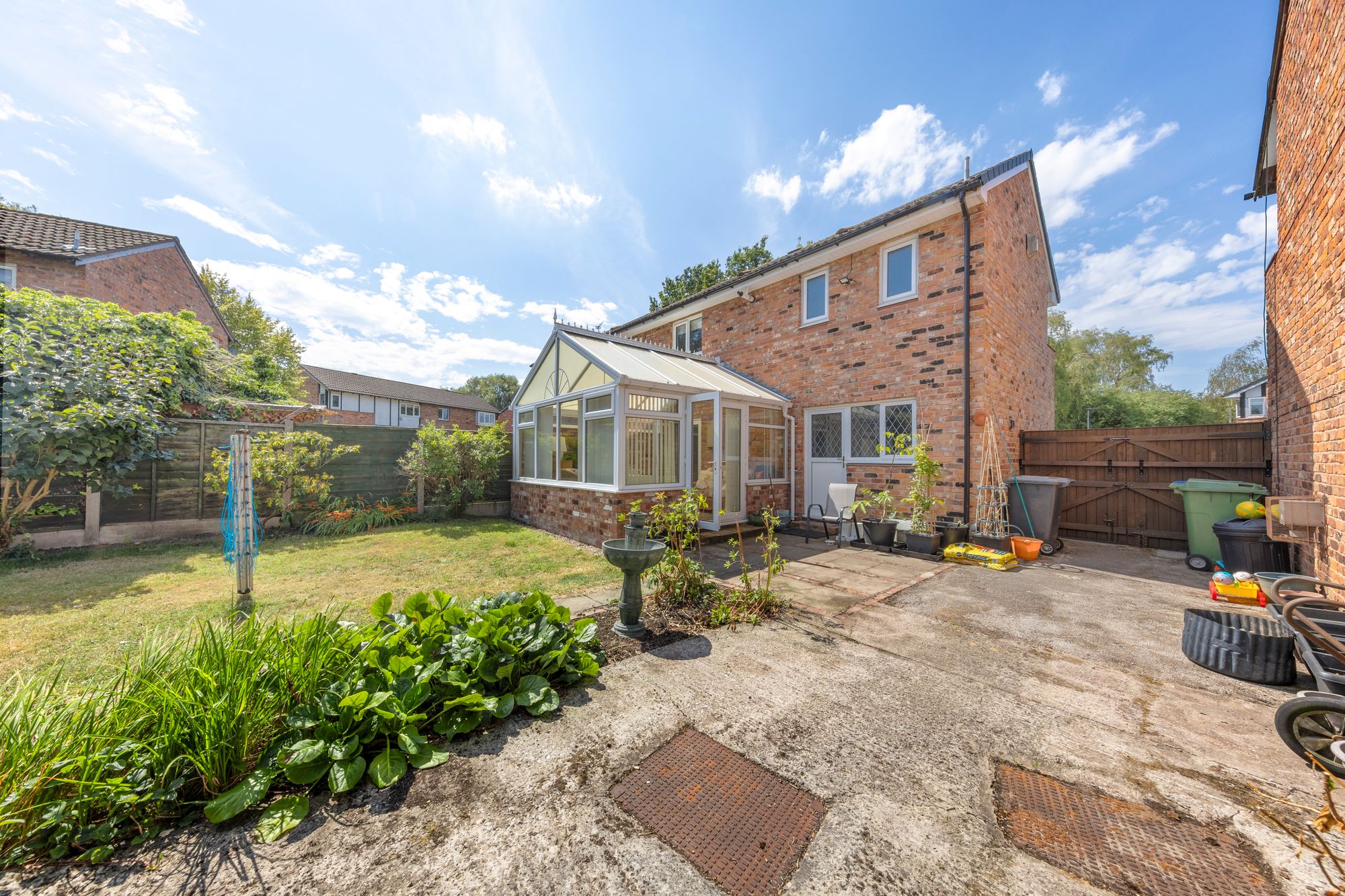 Darnaway Close, Birchwood, WA3