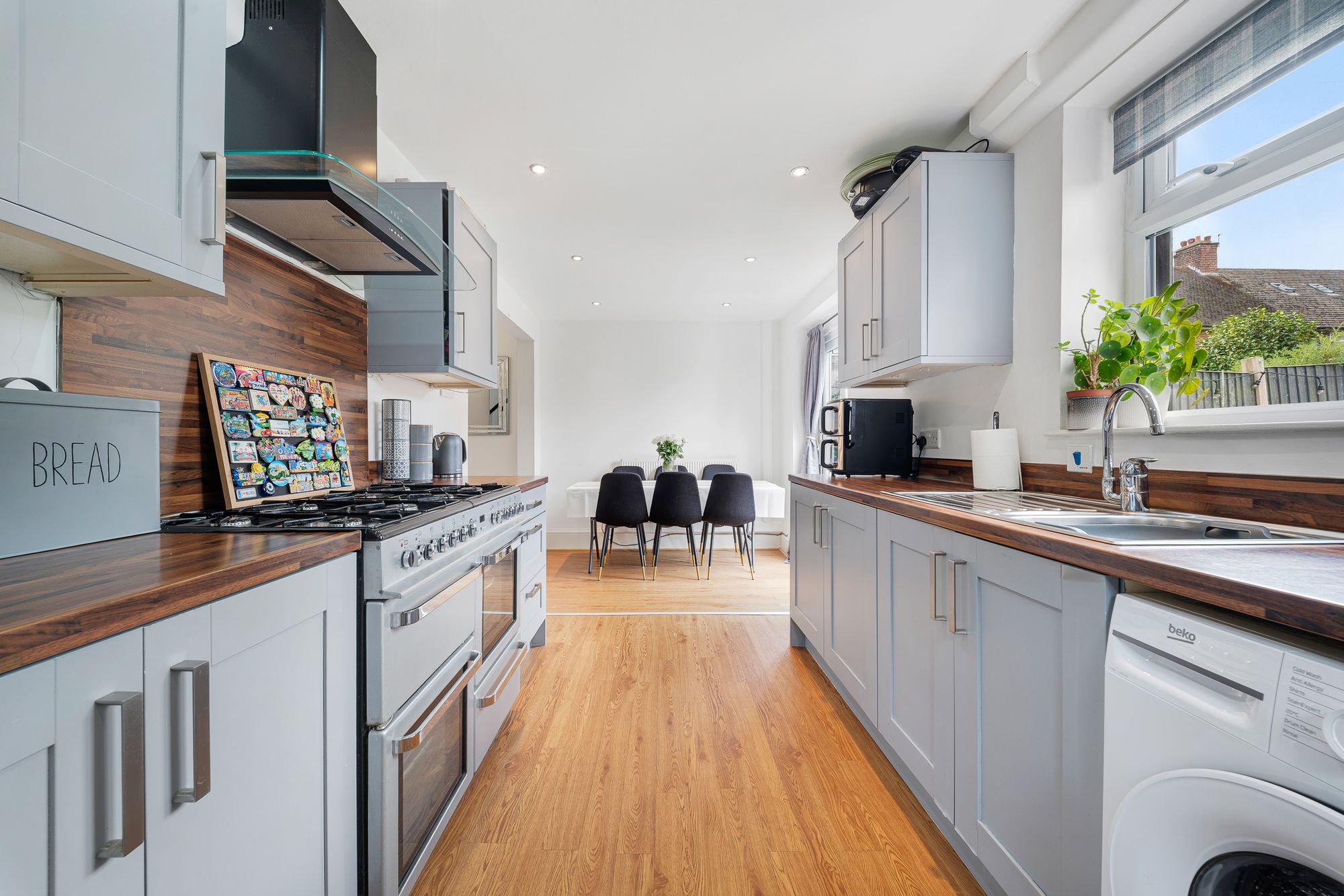 Woodvale Road, Woolton, L25