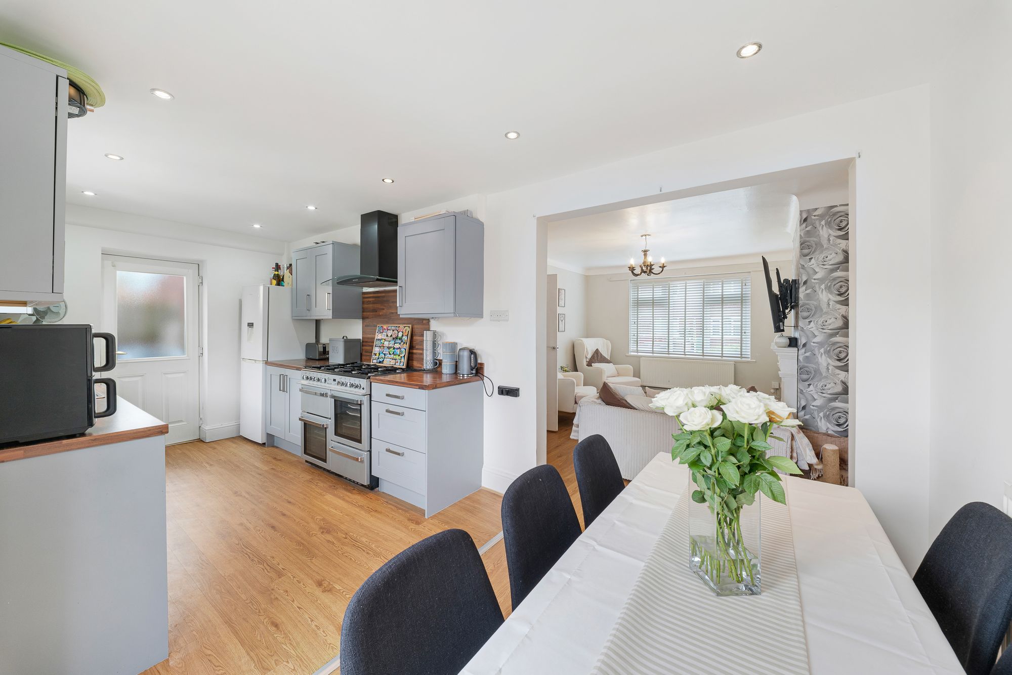 Woodvale Road, Woolton, L25