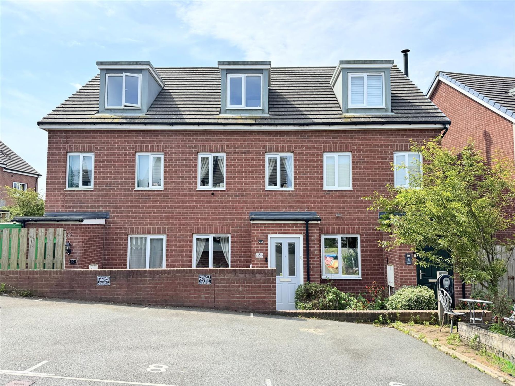 Hyns An Vownder, Lane, TR8