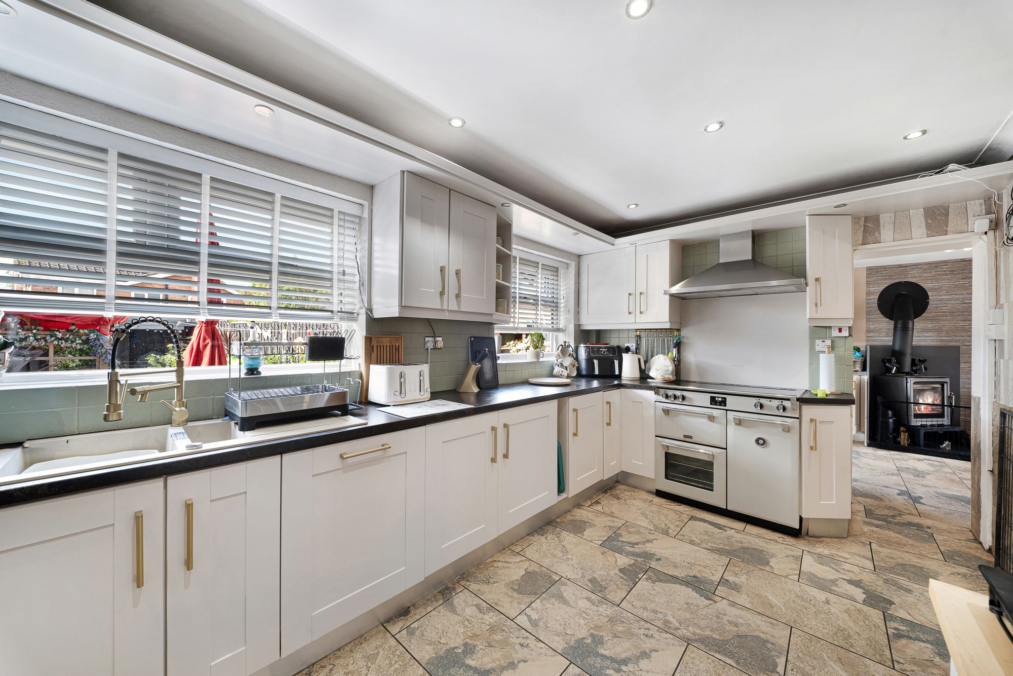 Rosemary Avenue, Beechwood, WA7