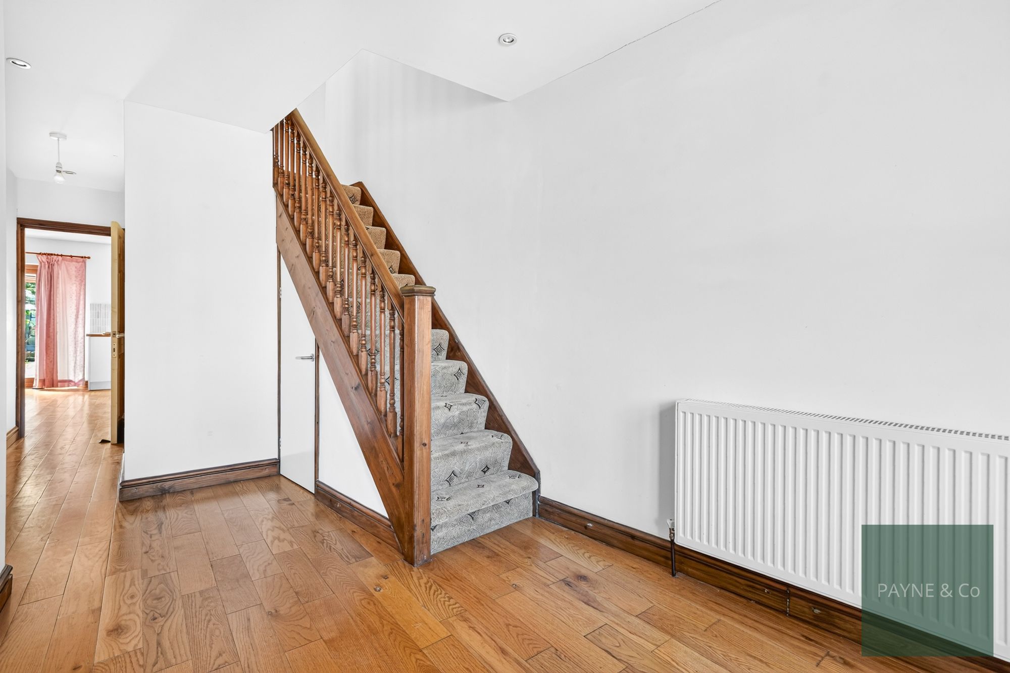 Oaks Lane, Ilford, IG2