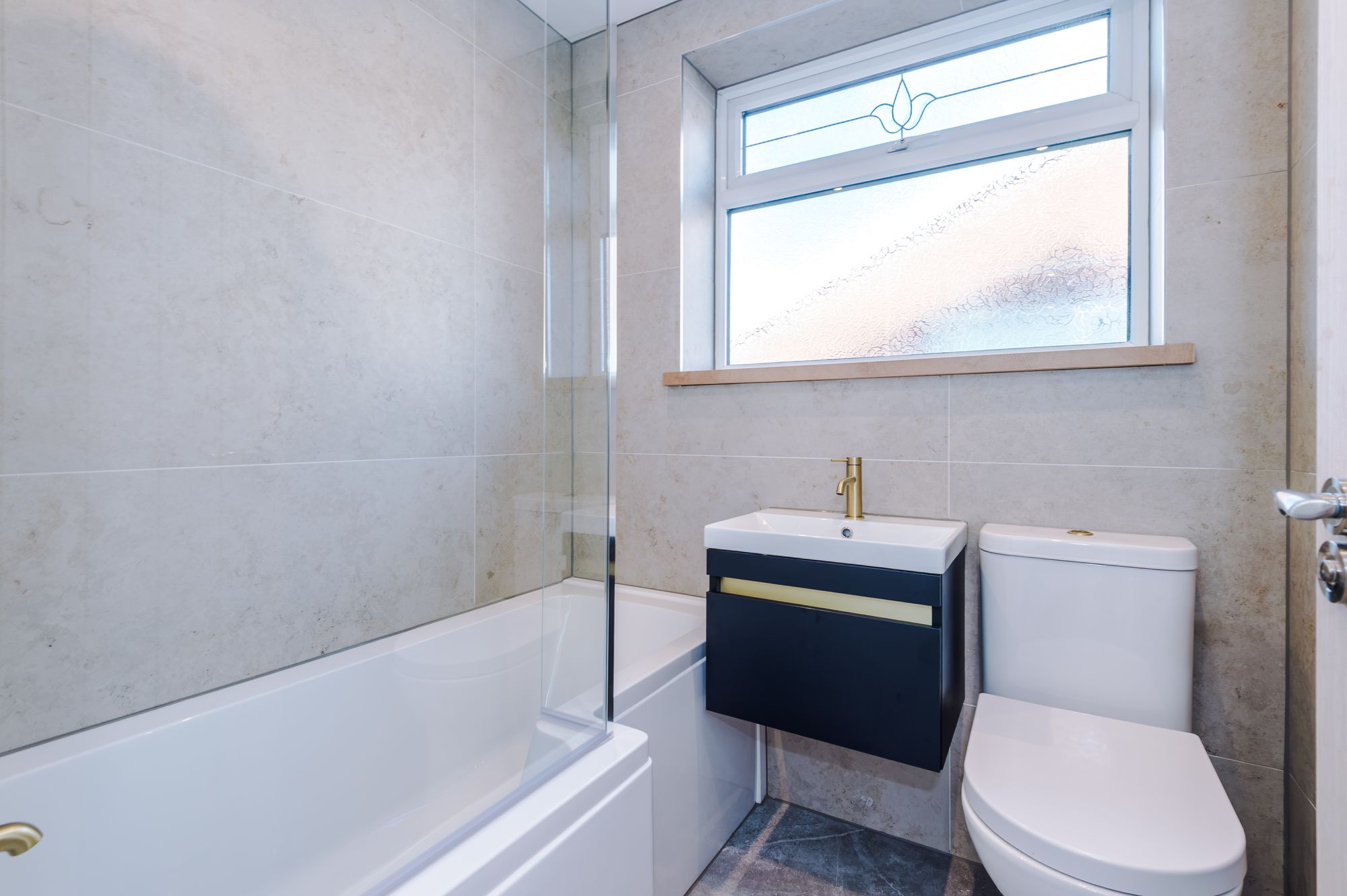 Meadow Lane, Fearnhead, WA2
