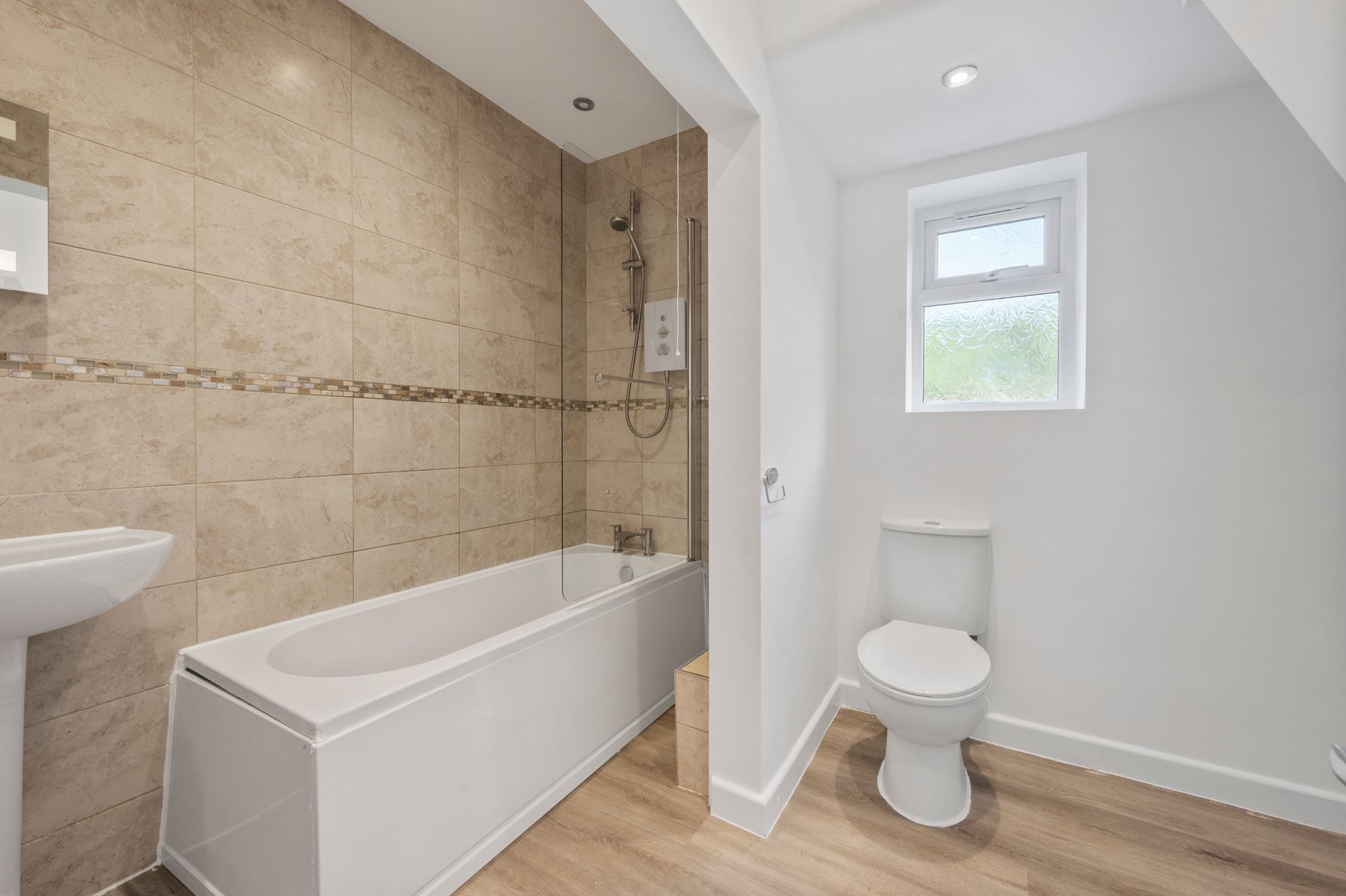 Kings Road, Fearnhead, WA2