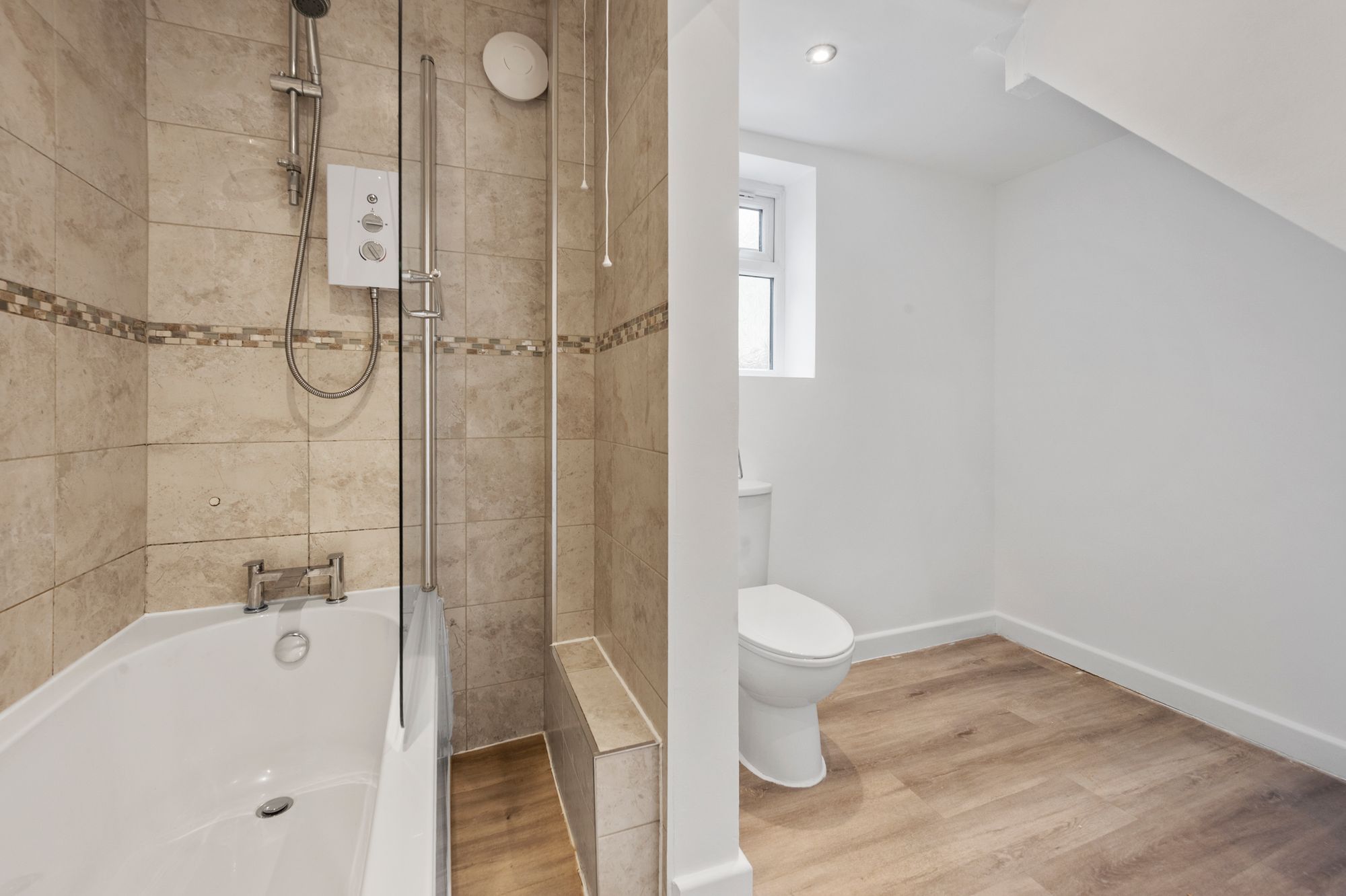 Kings Road, Fearnhead, WA2