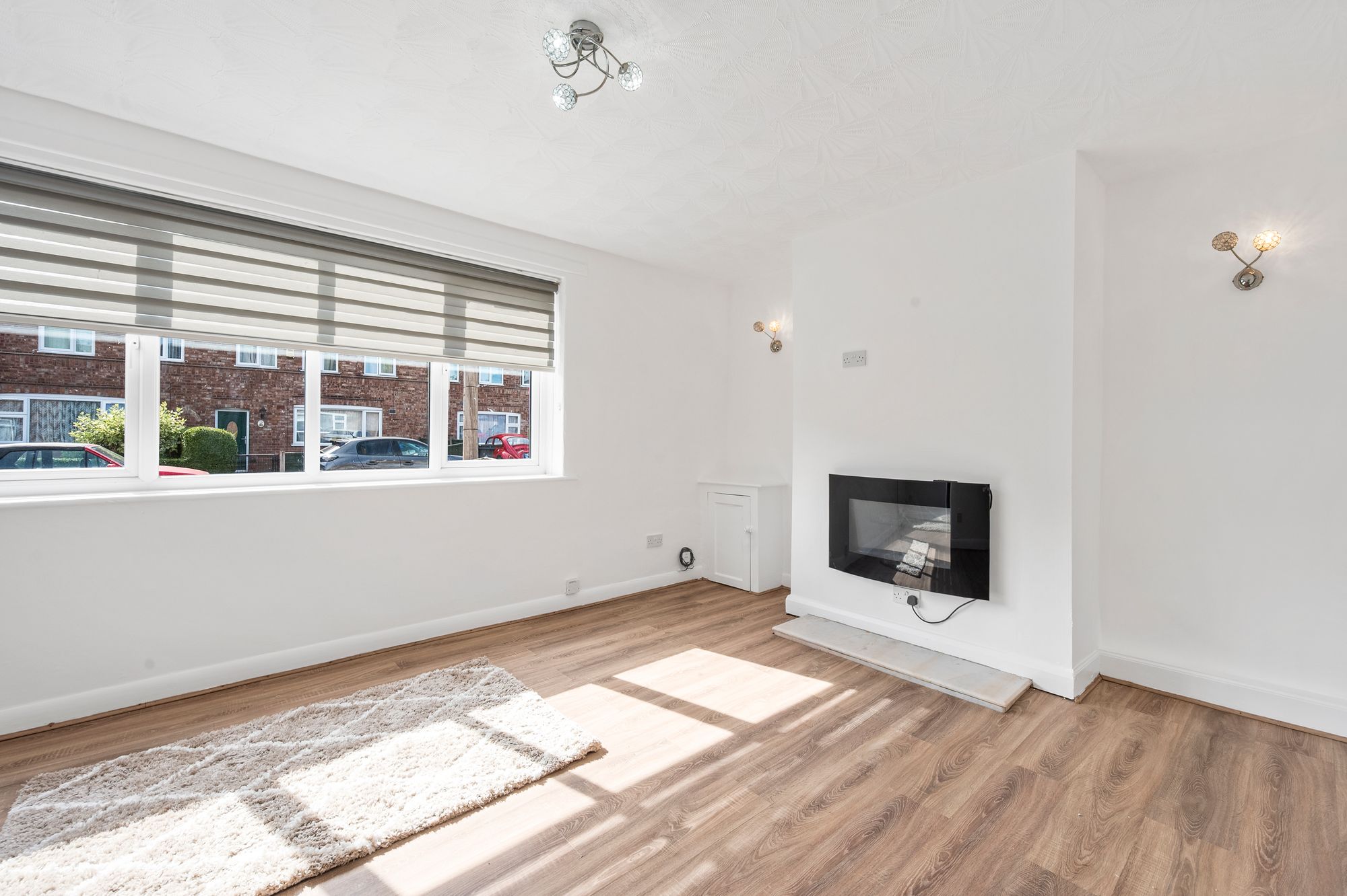 Kings Road, Fearnhead, WA2