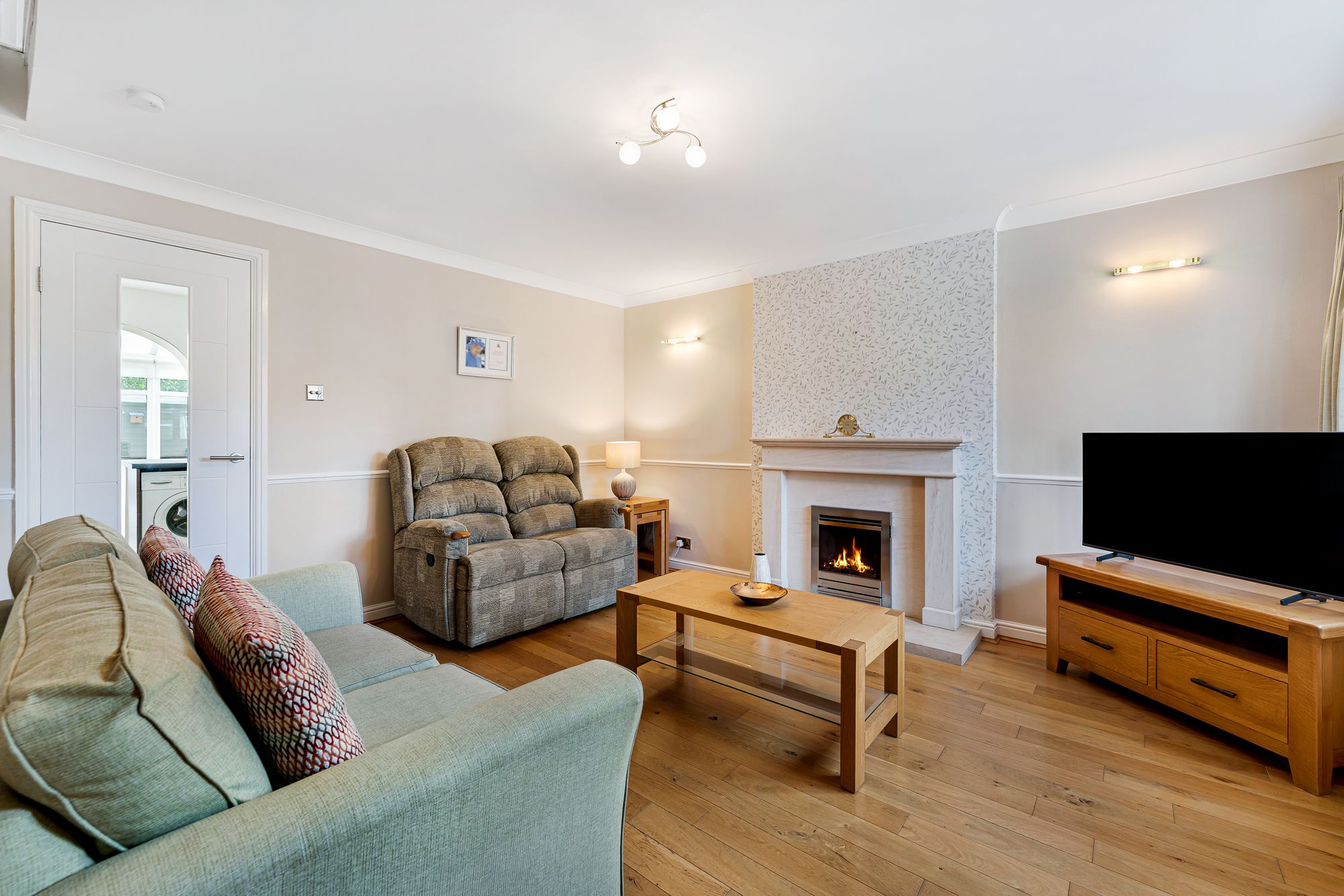 Abbey Close, Croft, WA3