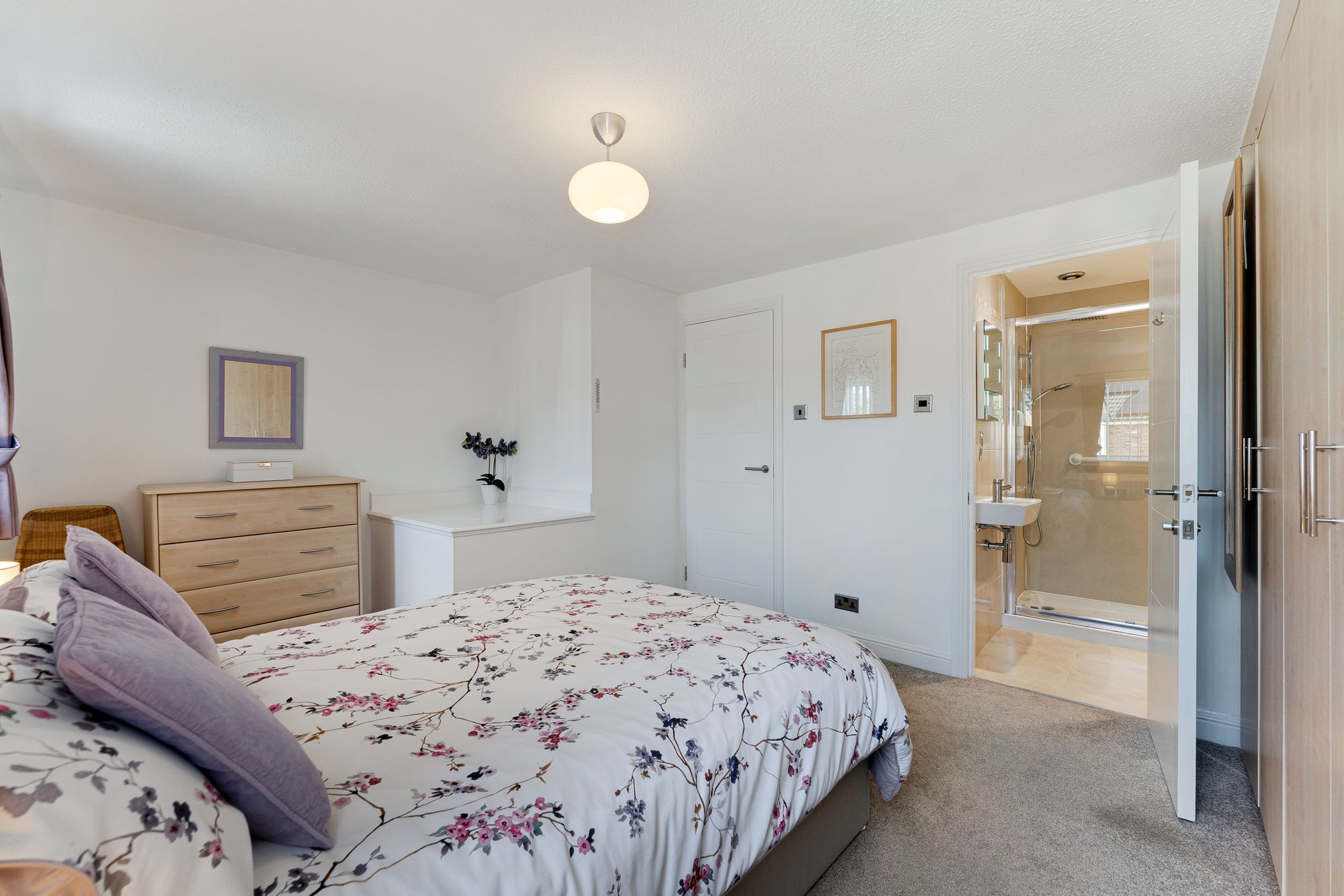 Abbey Close, Croft, WA3