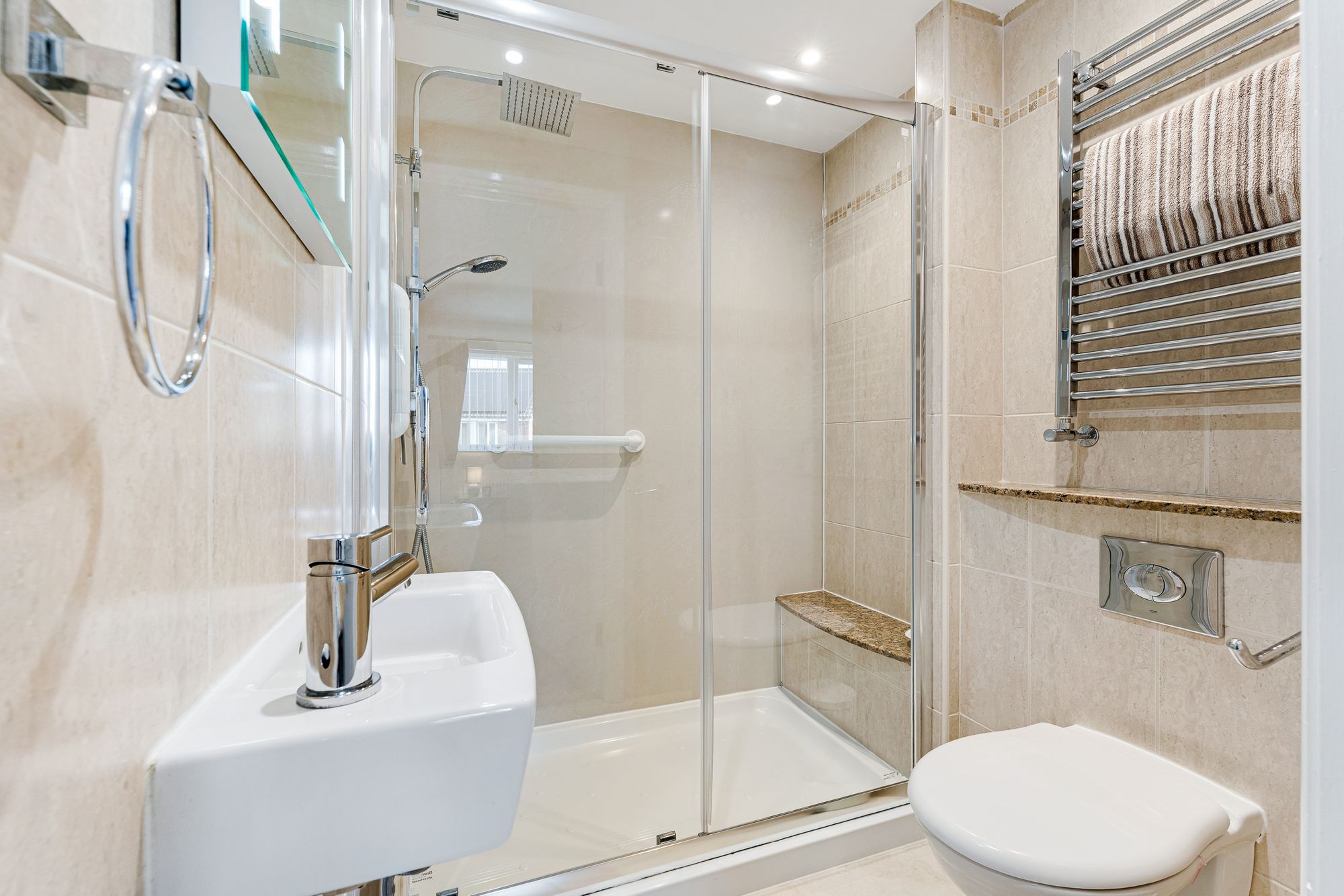 Abbey Close, Croft, WA3