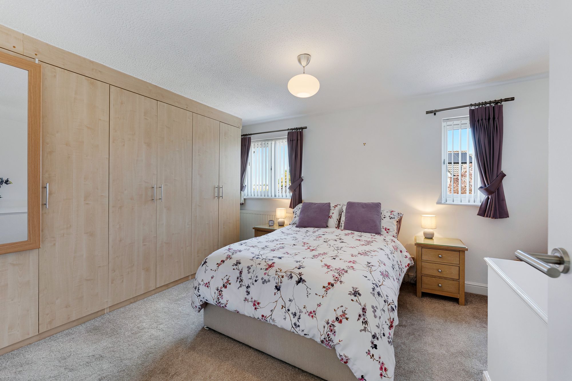 Abbey Close, Croft, WA3