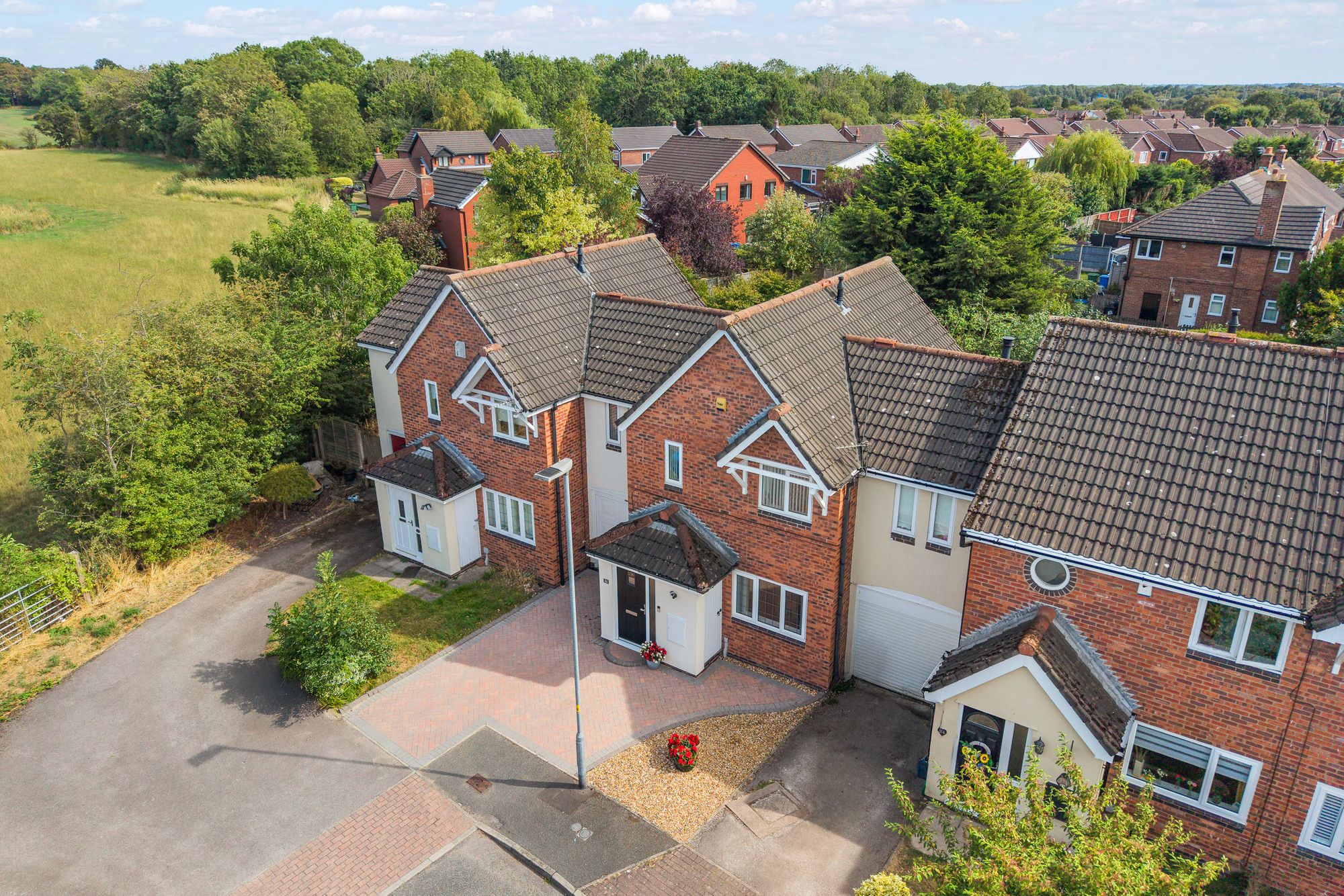Abbey Close, Croft, WA3