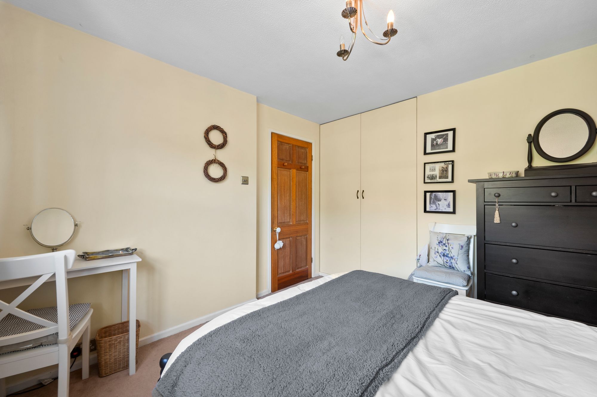 Dundee Close, Fearnhead, WA2